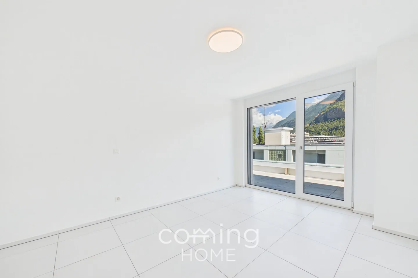 Sunny 3.5-room penthouse apartment in Visp with spacious terrace - Photo 9 of 12