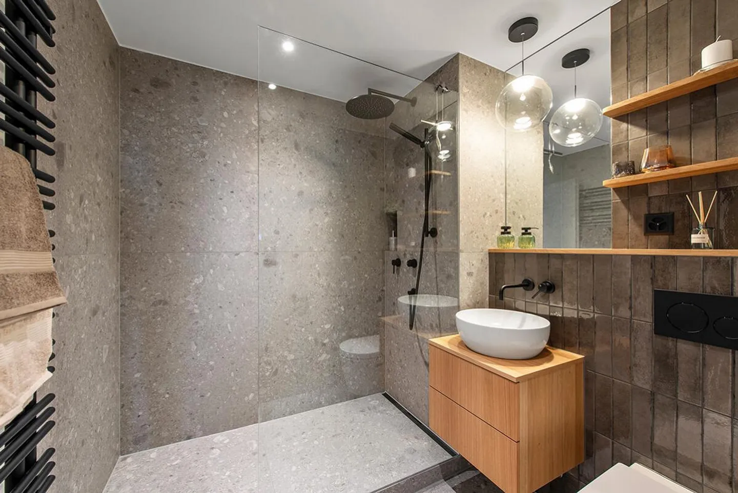 Laax-Murschetg: stylish penthouse with ski access and balcony - Photo 4 of 6