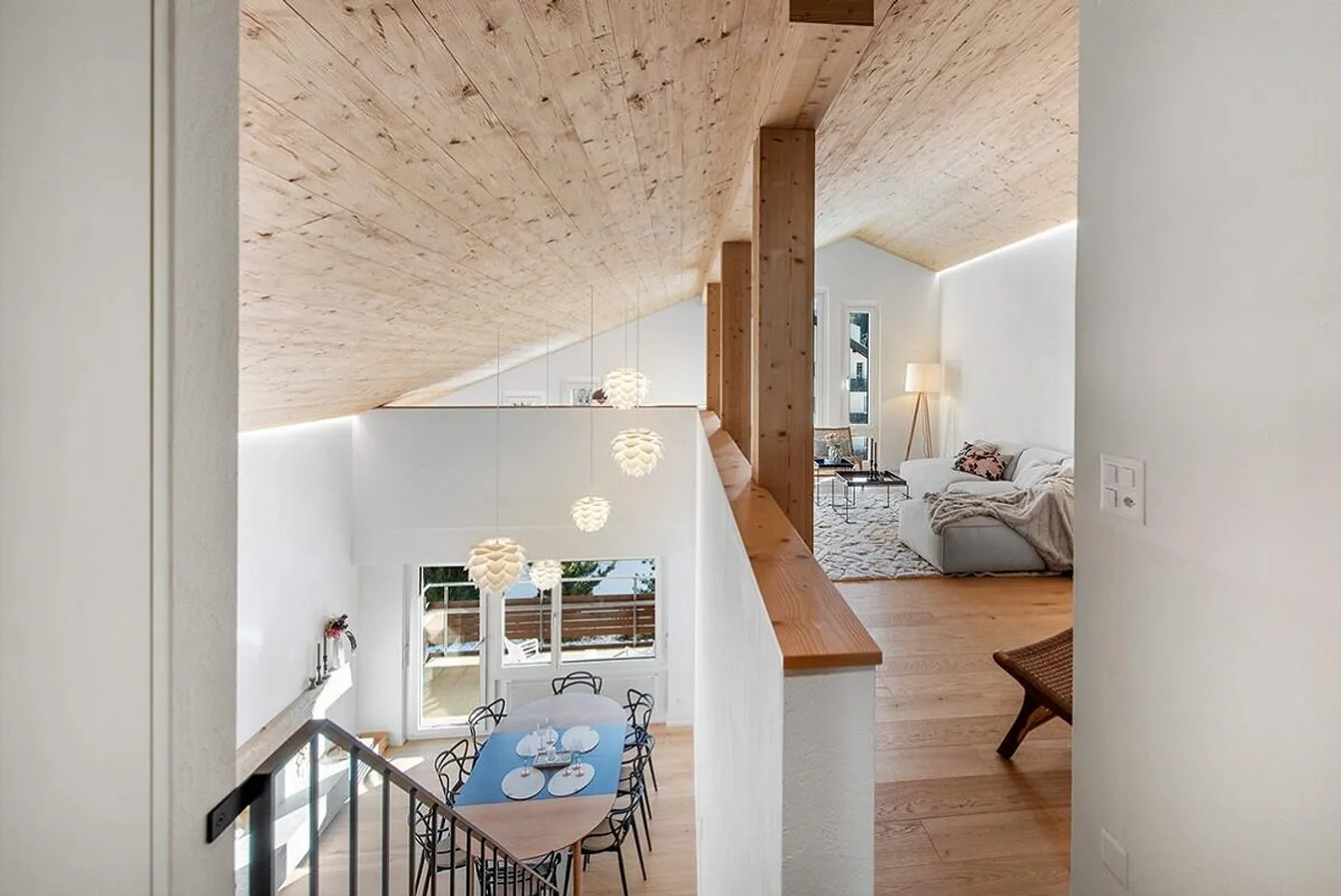 Laax-Murschetg: stylish penthouse with ski access and balcony - Photo 1 of 6