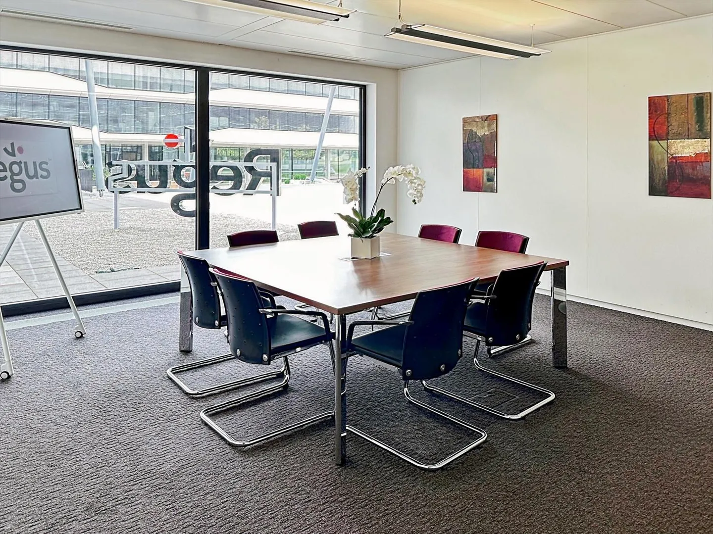 Bureau privé pour 3 personnes dans le Regus Business Park - Photo 8 sur 14