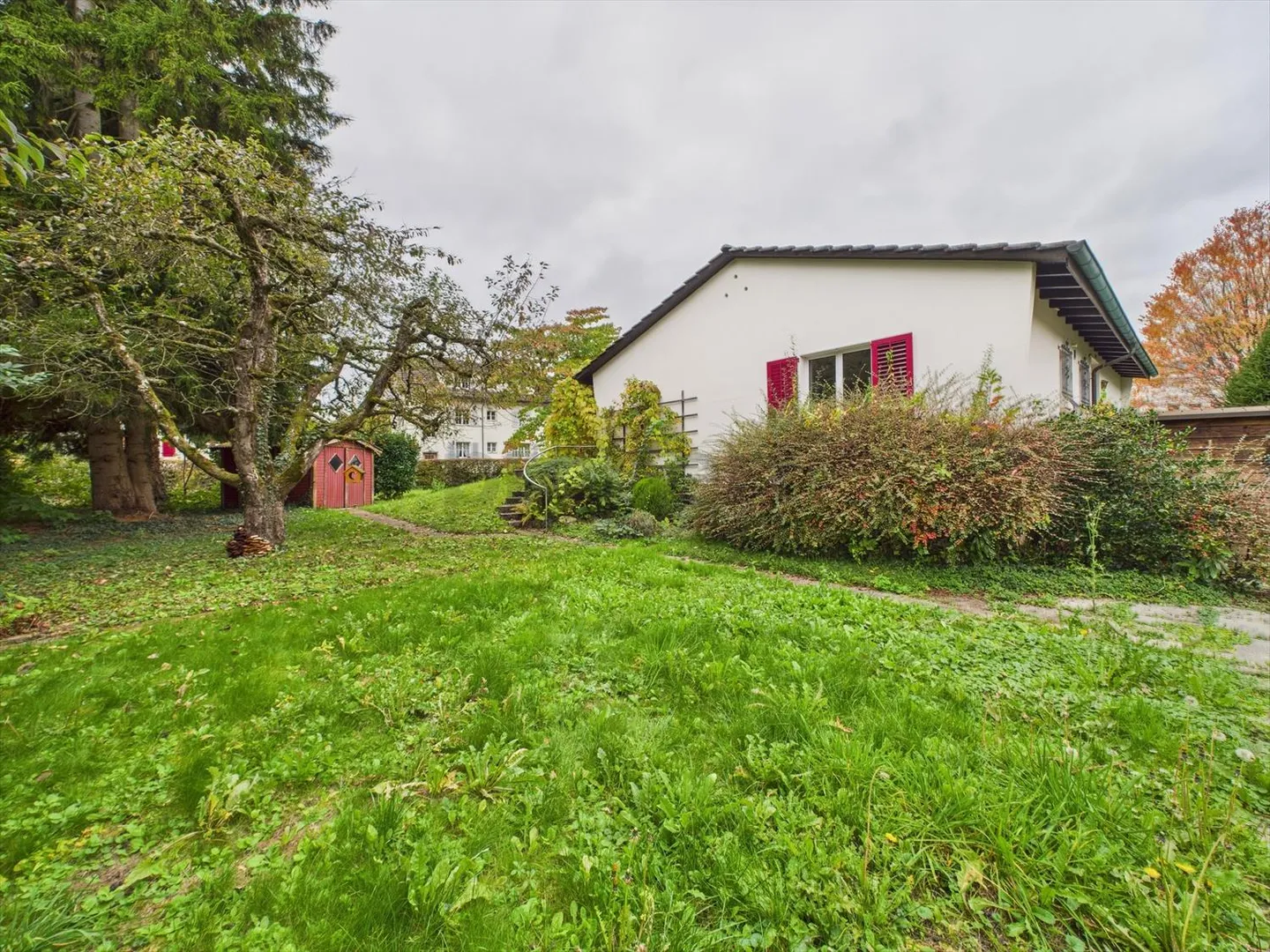 Gemütliche 4.5-Zimmer Einfamilienhaus mit Garten in Kirchberg - Foto 1 von 8