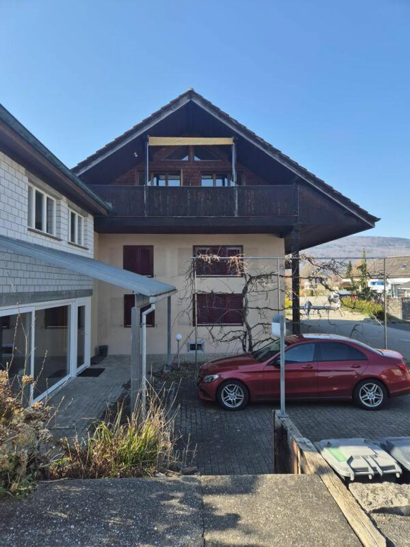 Mehrfamilienhaus mit Entwicklungspotenzial - Foto 2 von 14