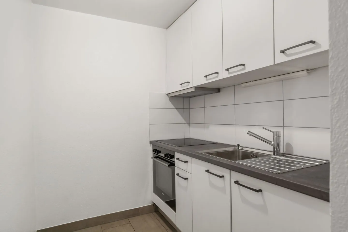 Hauterive, bel monolocale ristrutturato al 1° piano - Foto 4 di 6