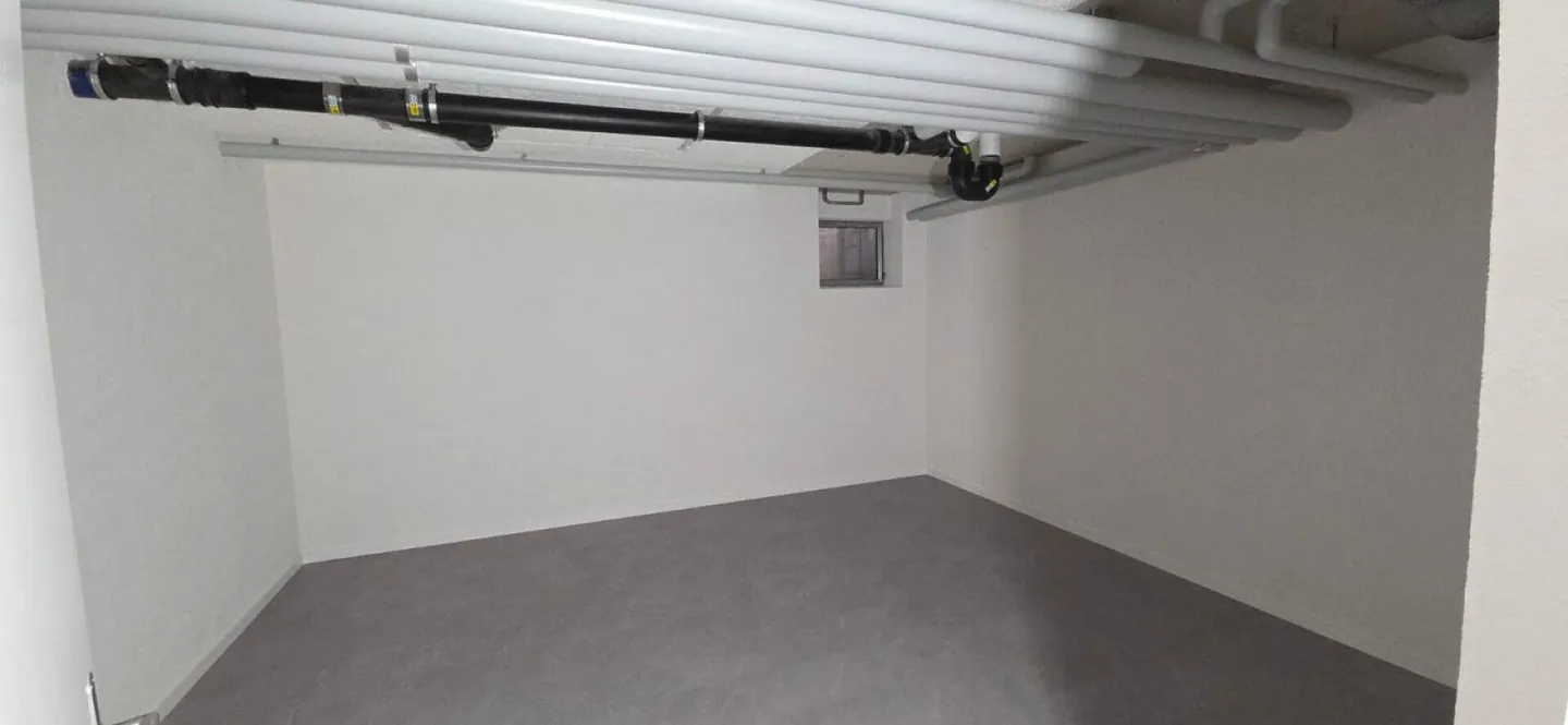 Renovated rental space directly at Münsingen train station - no gastronomy - Photo 8 of 9