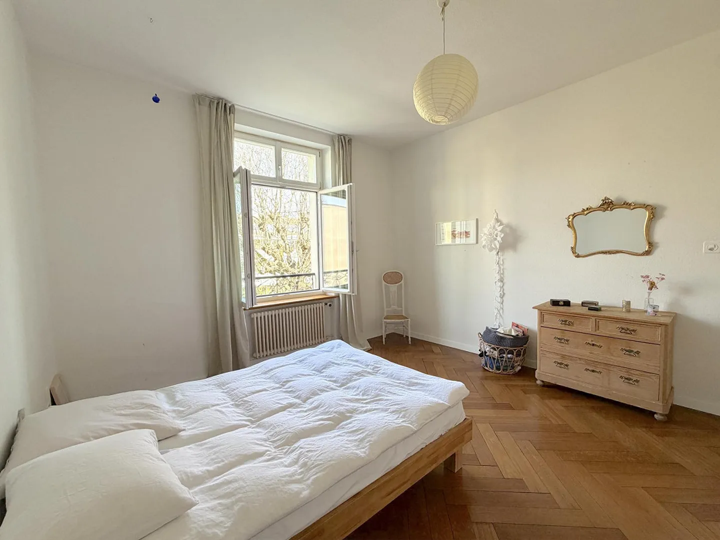 Charmante maison de ville de 8 pièces avec jardin urbain dans un emplacement prisé au cœur du quartier Wettstein - Photo 6 sur 14