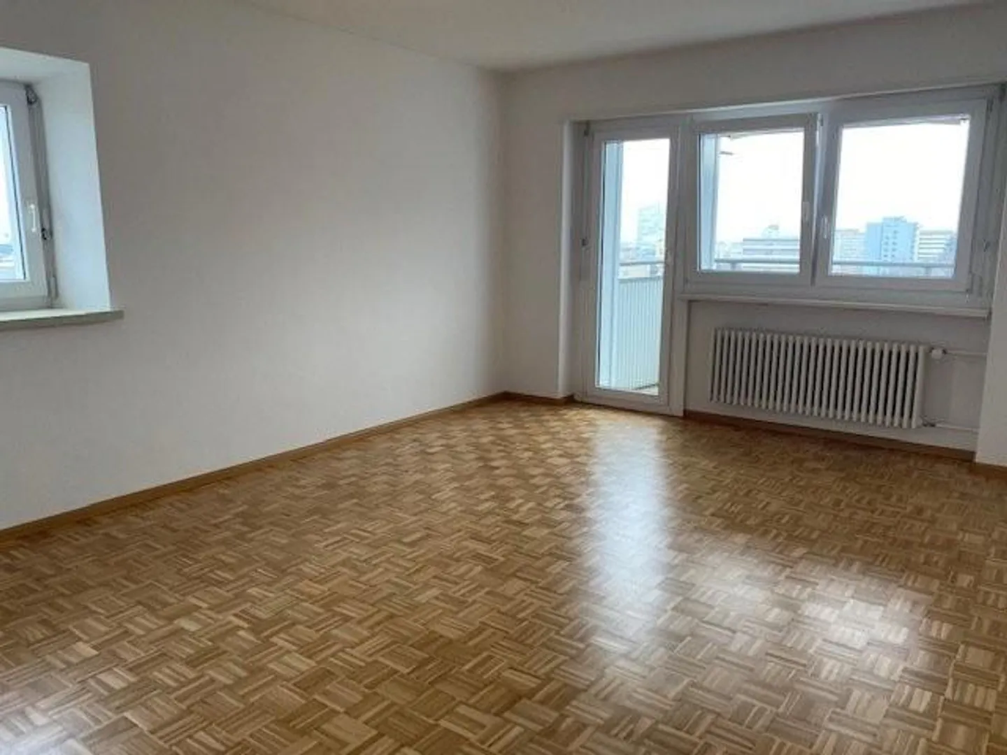 Central Living - Photo 2 of 6