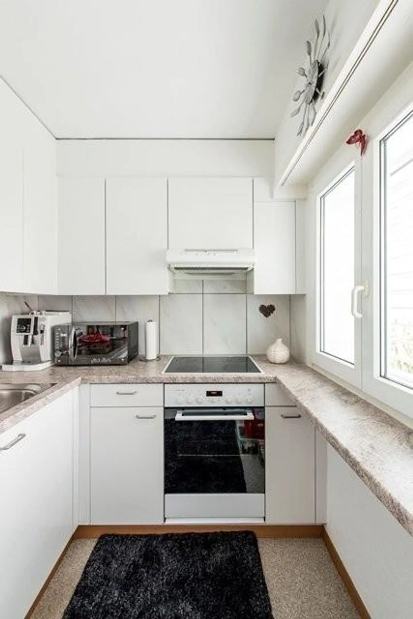 Central Living - Photo 4 of 6