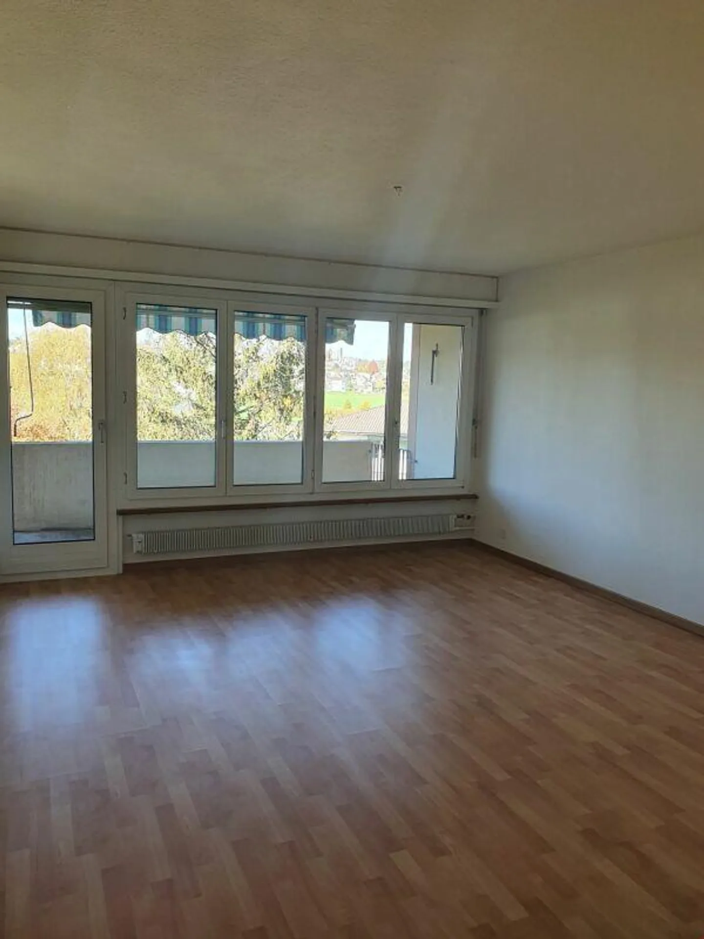 Appartement 3 pièces dans un emplacement central - Photo 3 sur 7