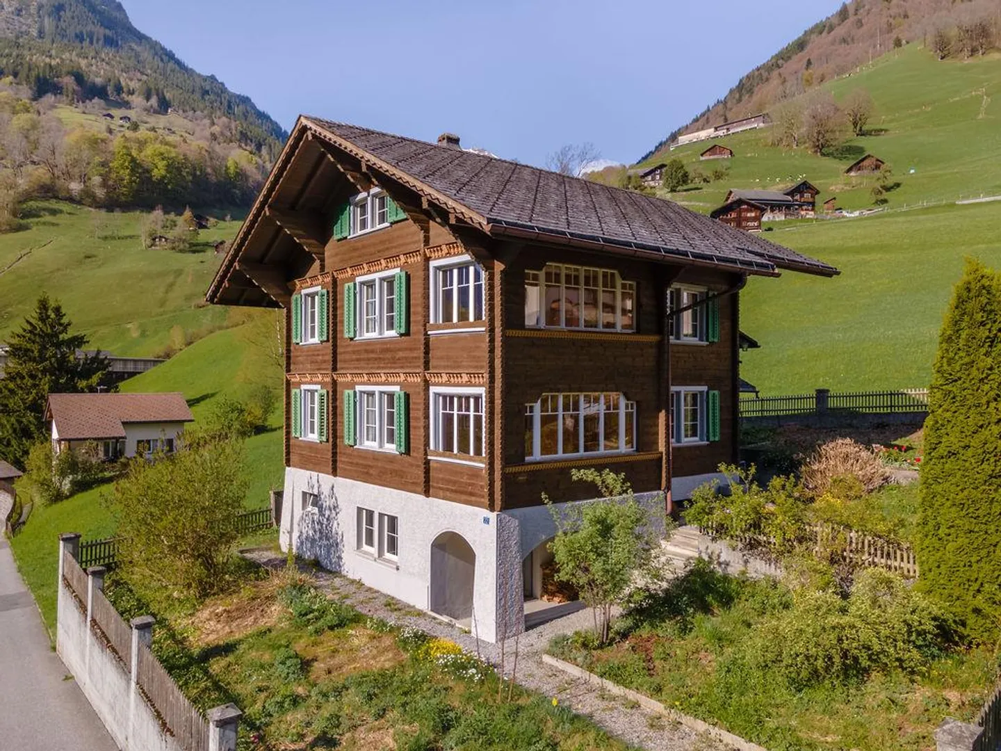 Beautiful 7.5 Room Chalet - Photo 1 of 19