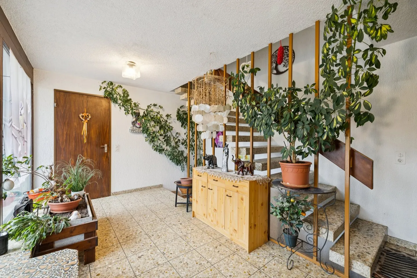 Wonderful Family Paradise to Redesign - Photo 2 of 6