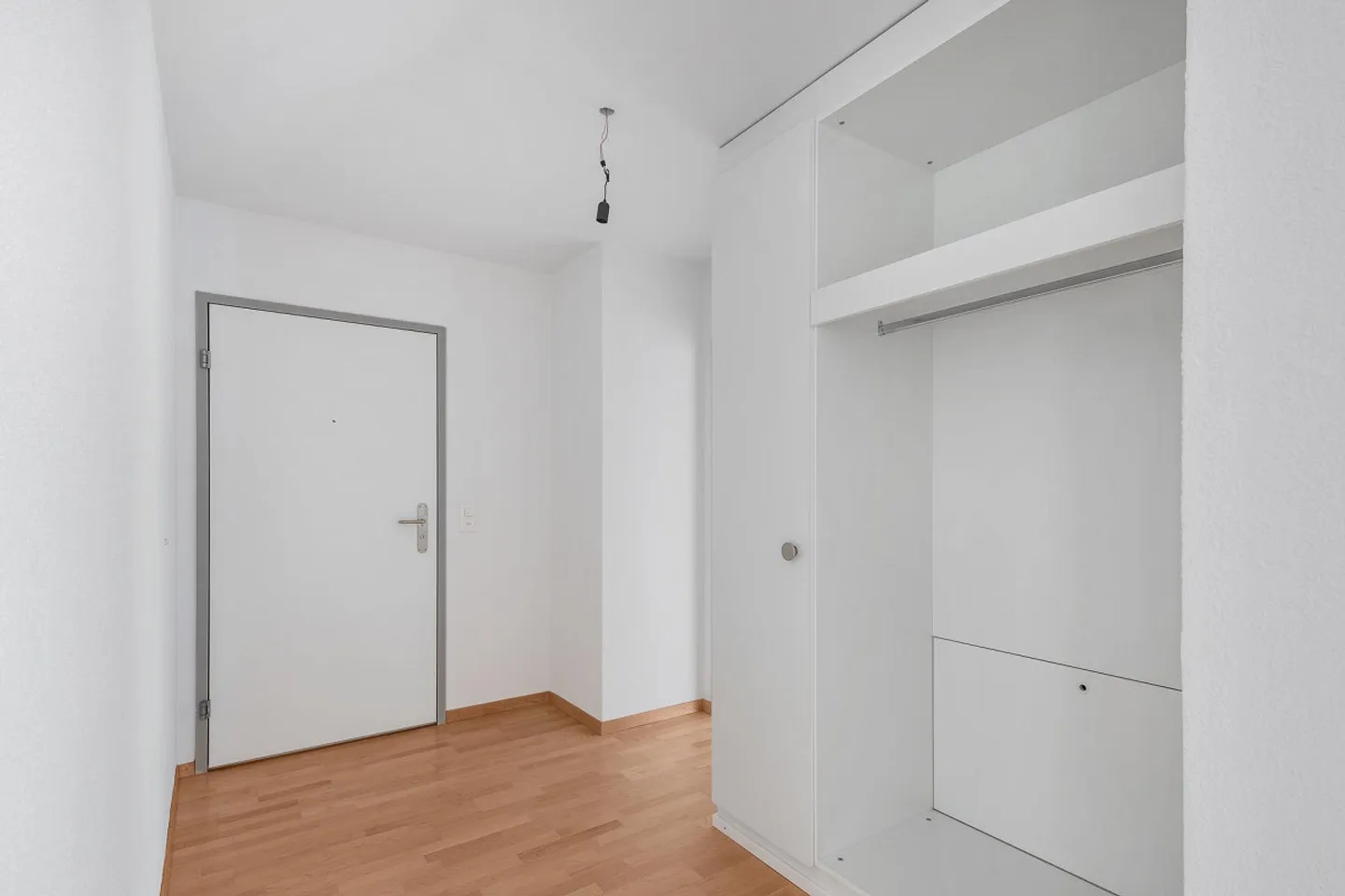 Apartment for rent - Photo 2 of 7