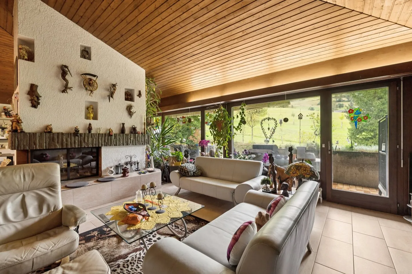 Wonderful Family Paradise to Redesign - Photo 3 of 6