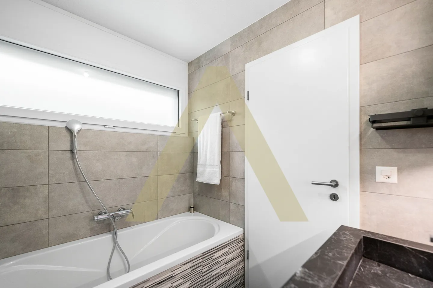 Modern, friendly and family apartment with balcony and garden - Photo 12 of 17