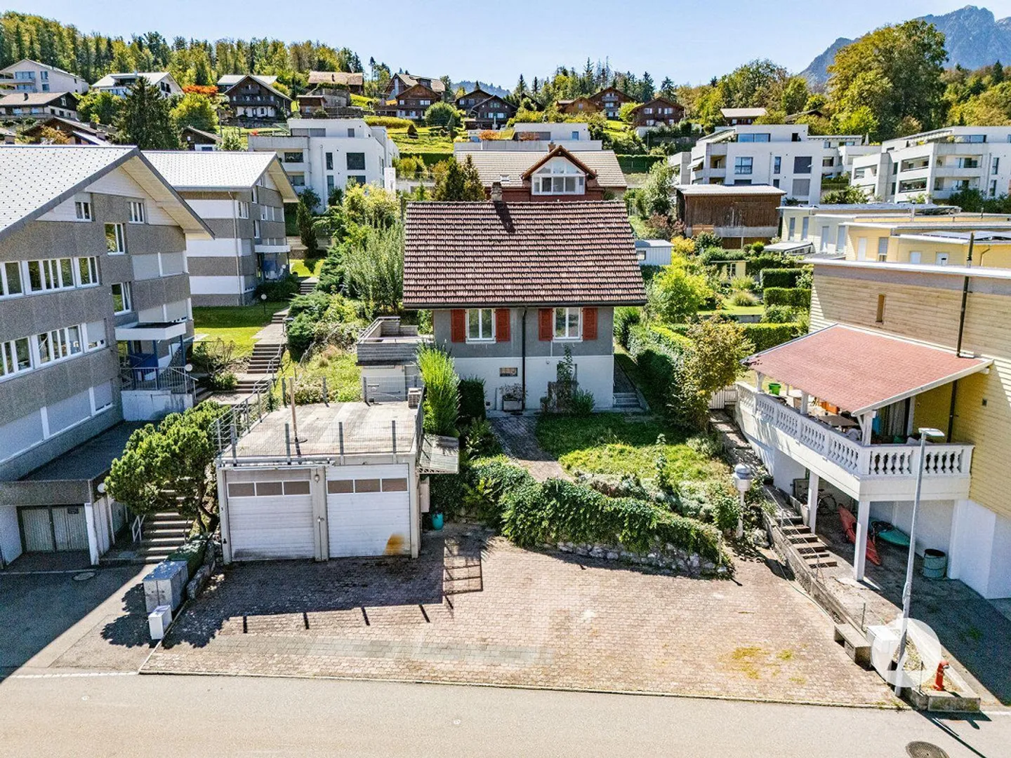 Einfamilienhaus mit zahlreichen (Aus)baumöglichkeiten - Photo 2 of 13