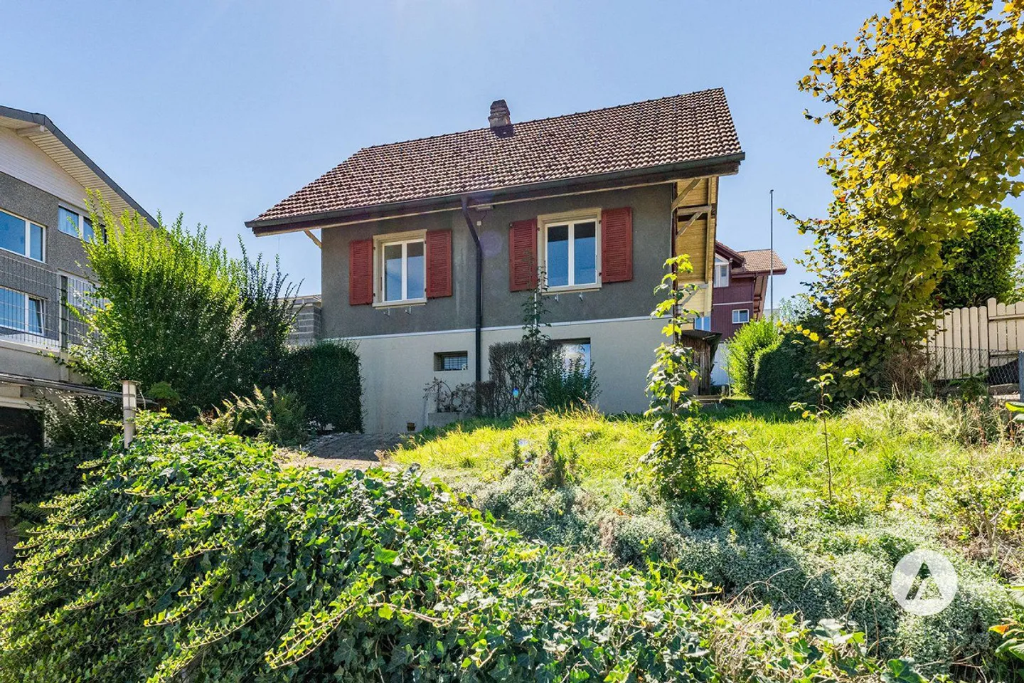 Einfamilienhaus mit zahlreichen (Aus)baumöglichkeiten - Photo 1 of 13