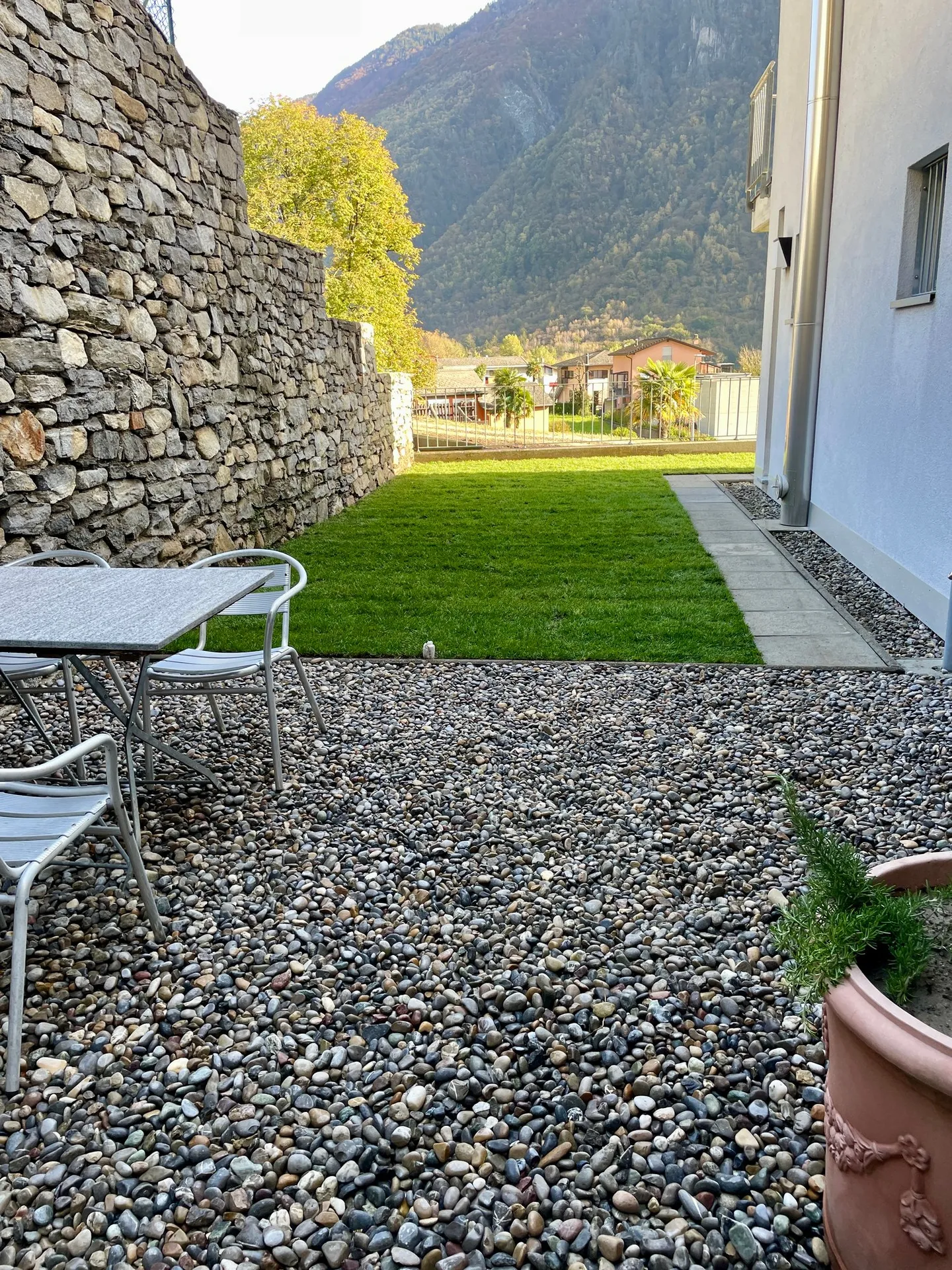 Bella casa con 3,5 camere, eventualmente 4,5 camere, soleggiata con vista - Foto 15 di 17