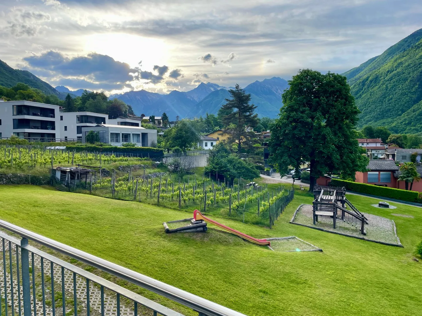 Bella casa con 3,5 camere, eventualmente 4,5 camere, soleggiata con vista - Foto 16 di 17