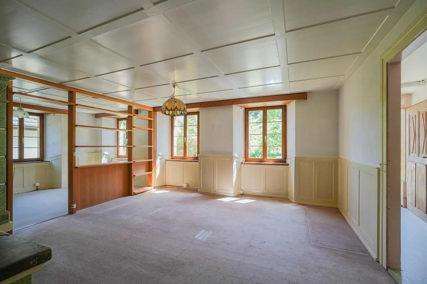 For Makers and Individualists: Renovation Object with approx. 1900 m² of Land - Photo 3 of 13