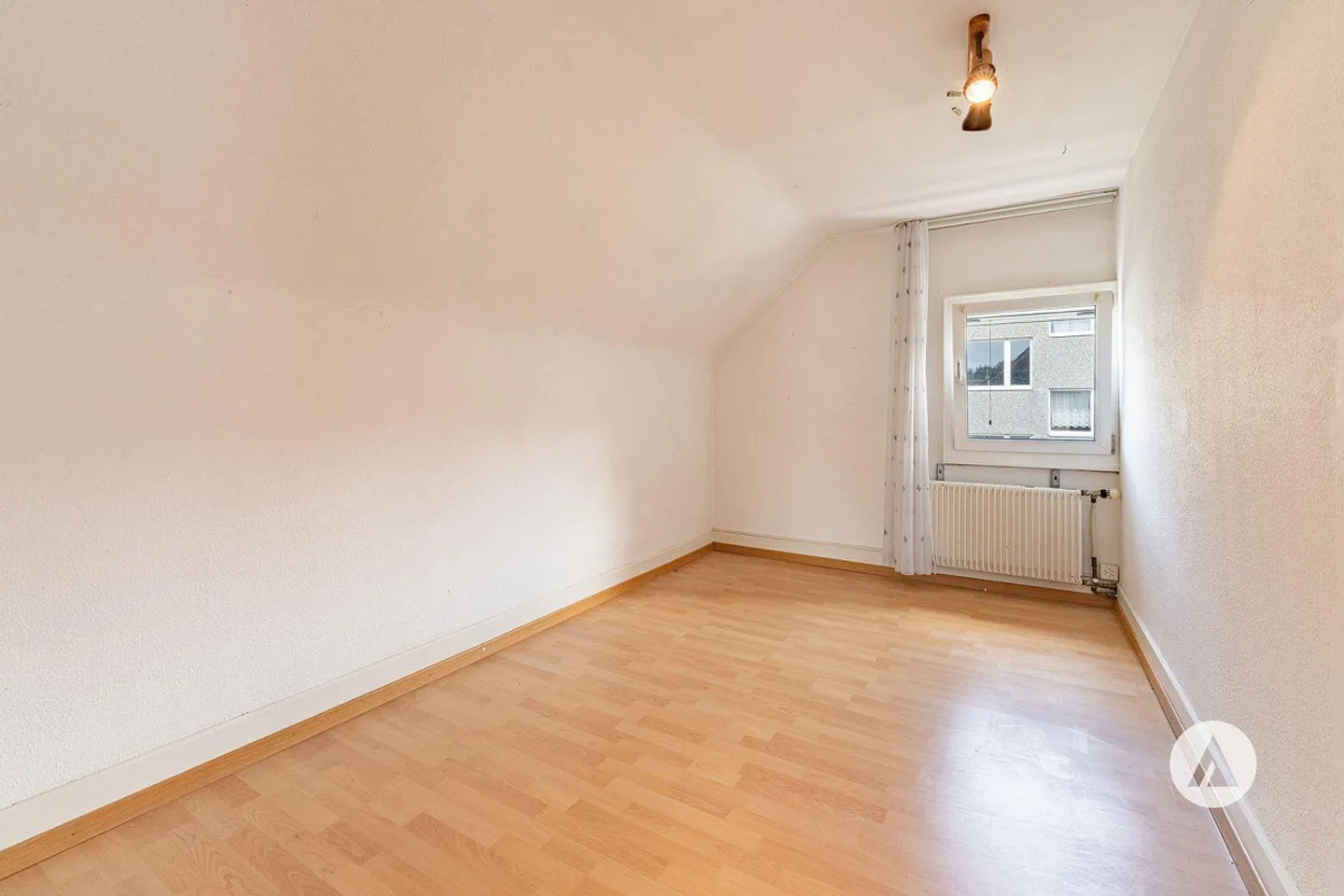 Einfamilienhaus mit zahlreichen (Aus)baumöglichkeiten - Photo 10 of 13