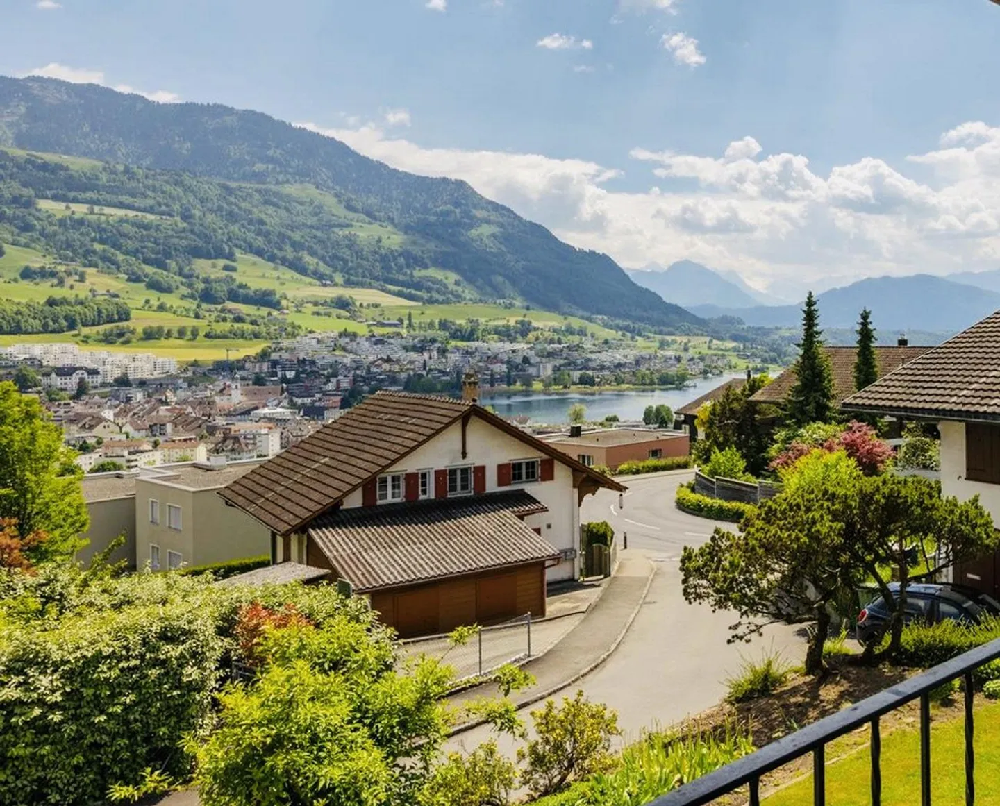 Exclusive 5.5-room apartment with panoramic view - renovated, near train station - Photo 3 of 9