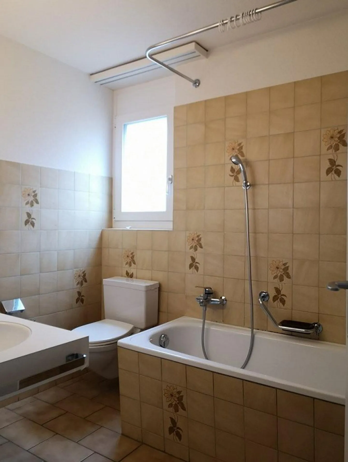 Beautiful 3.5-room apartment with balcony - Photo 4 of 5