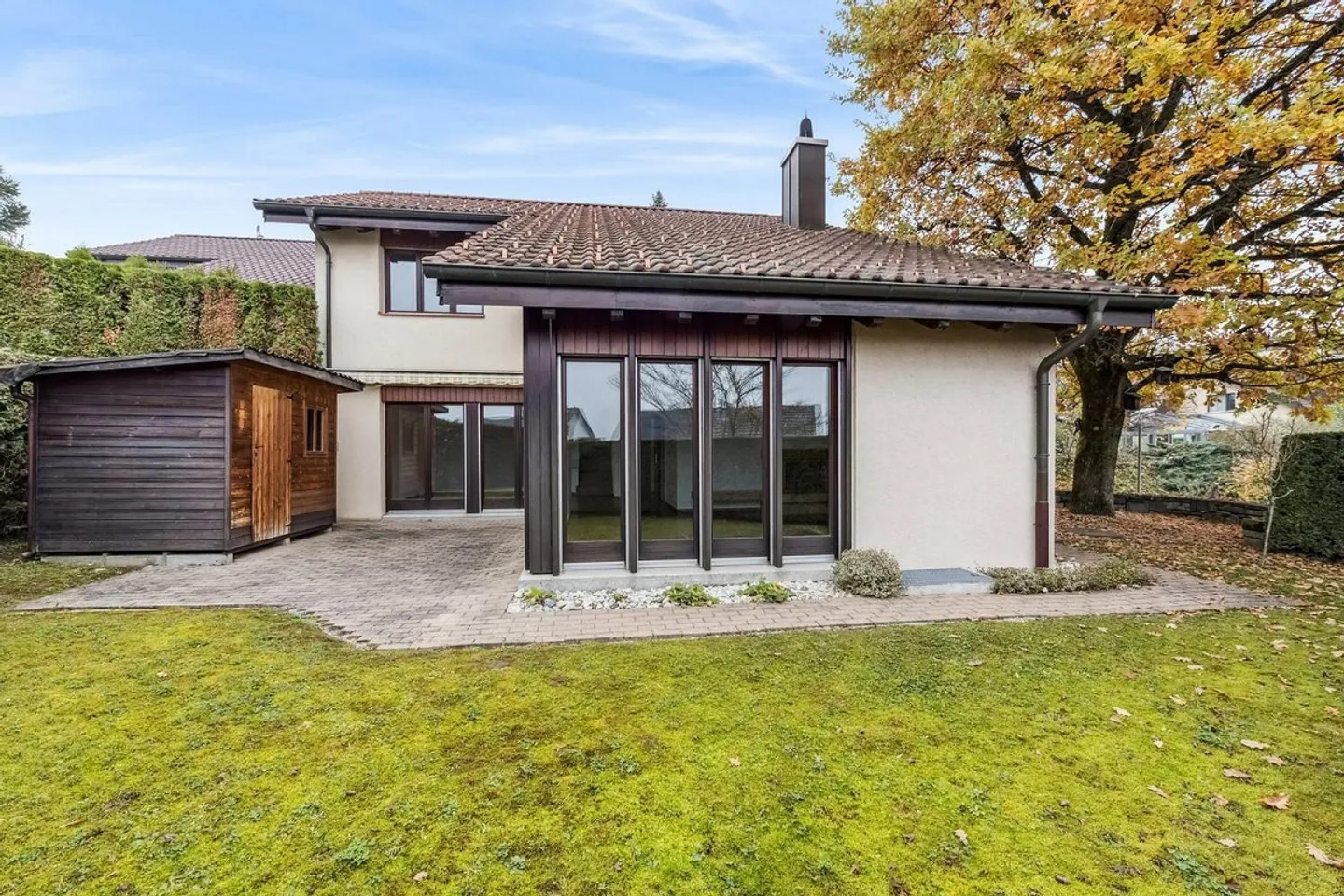 Spazio per i sogni: Casa a schiera angolare con giardino, grande seminterrato e doppio garage - Foto 6 di 13