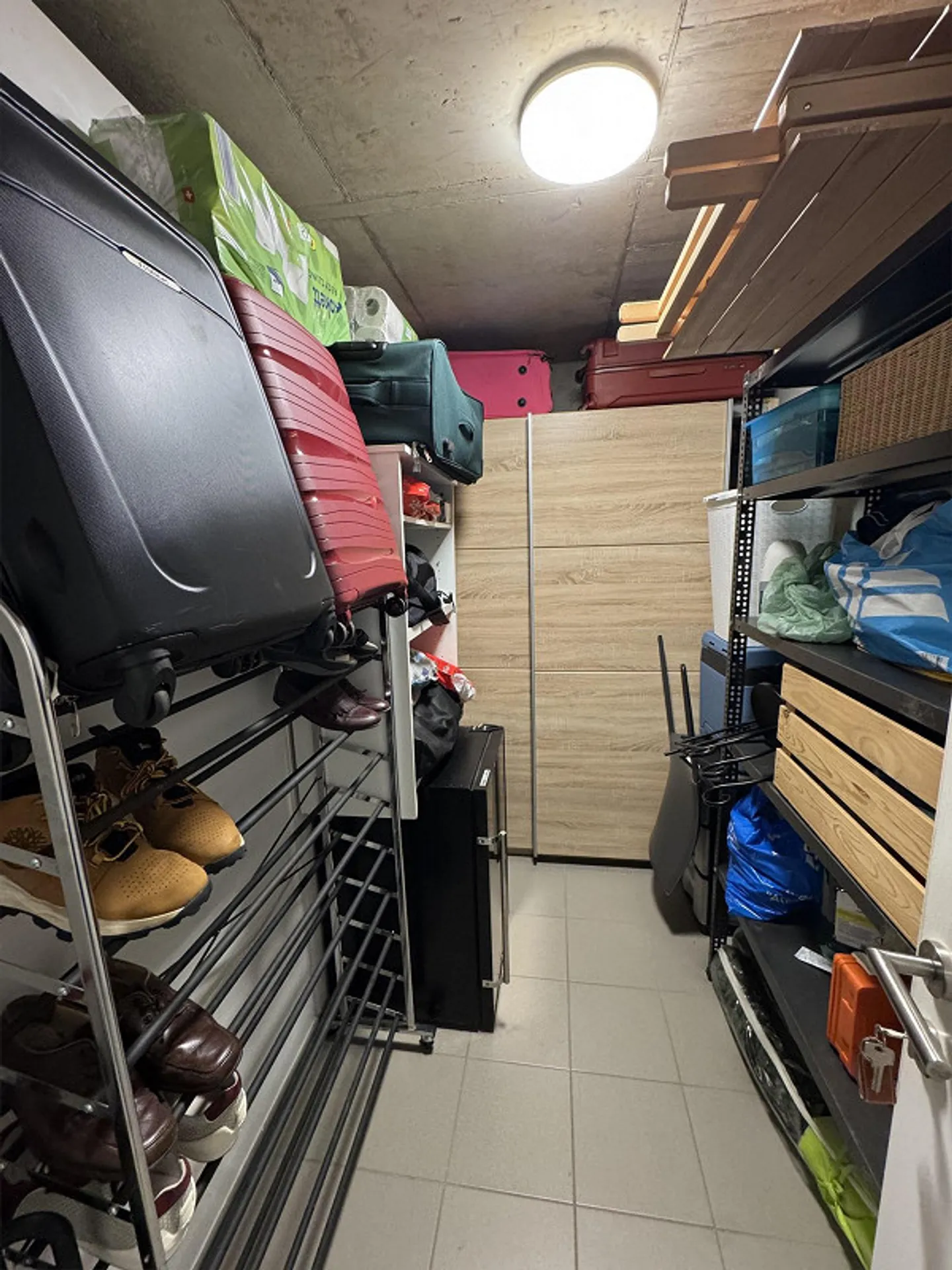 Modern 4.5-room apartment with large private garden in Rancate - Photo 16 of 25