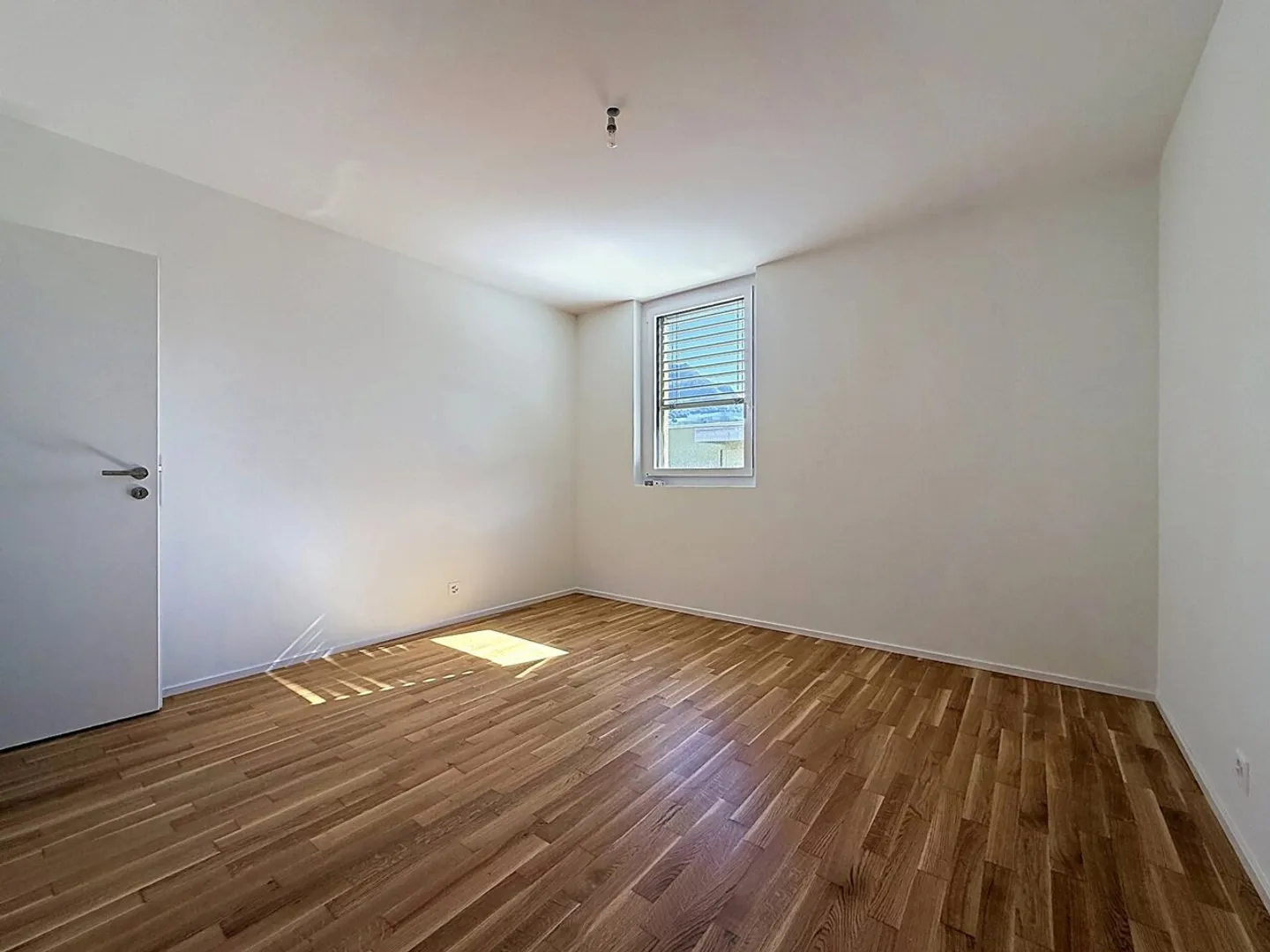 Modern Attic Apartment in Uvrier - Photo 10 of 12