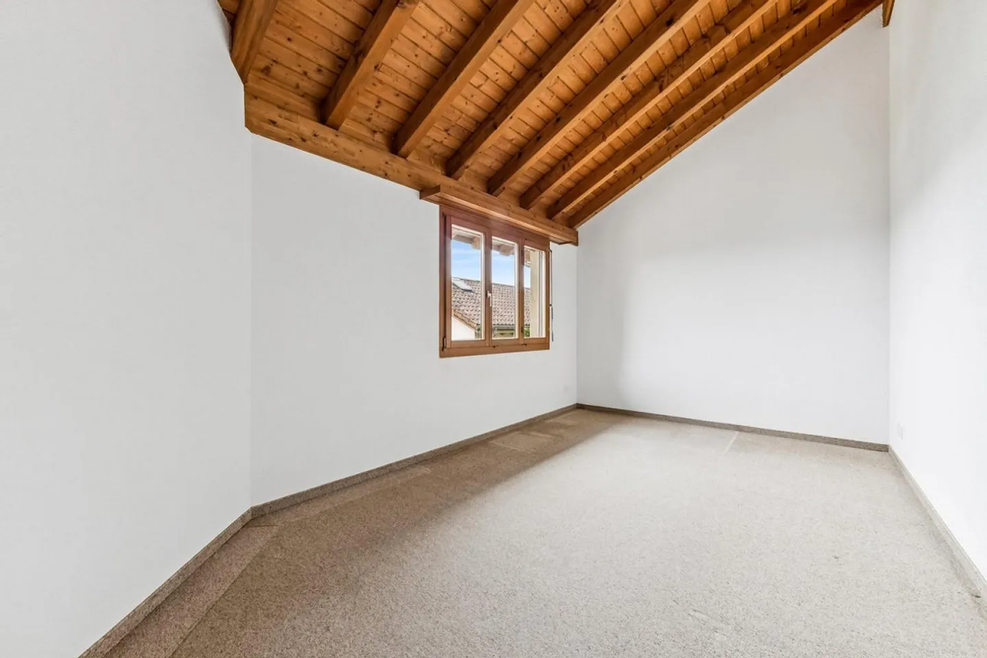 Spazio per i sogni: Casa a schiera angolare con giardino, grande seminterrato e doppio garage - Foto 11 di 13