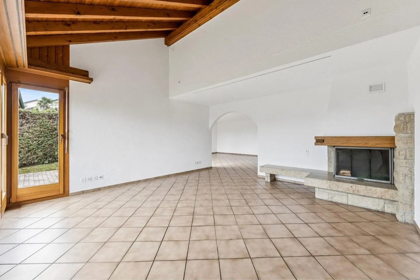 Spazio per i sogni: Casa a schiera angolare con giardino, grande seminterrato e doppio garage - Foto 12 di 13