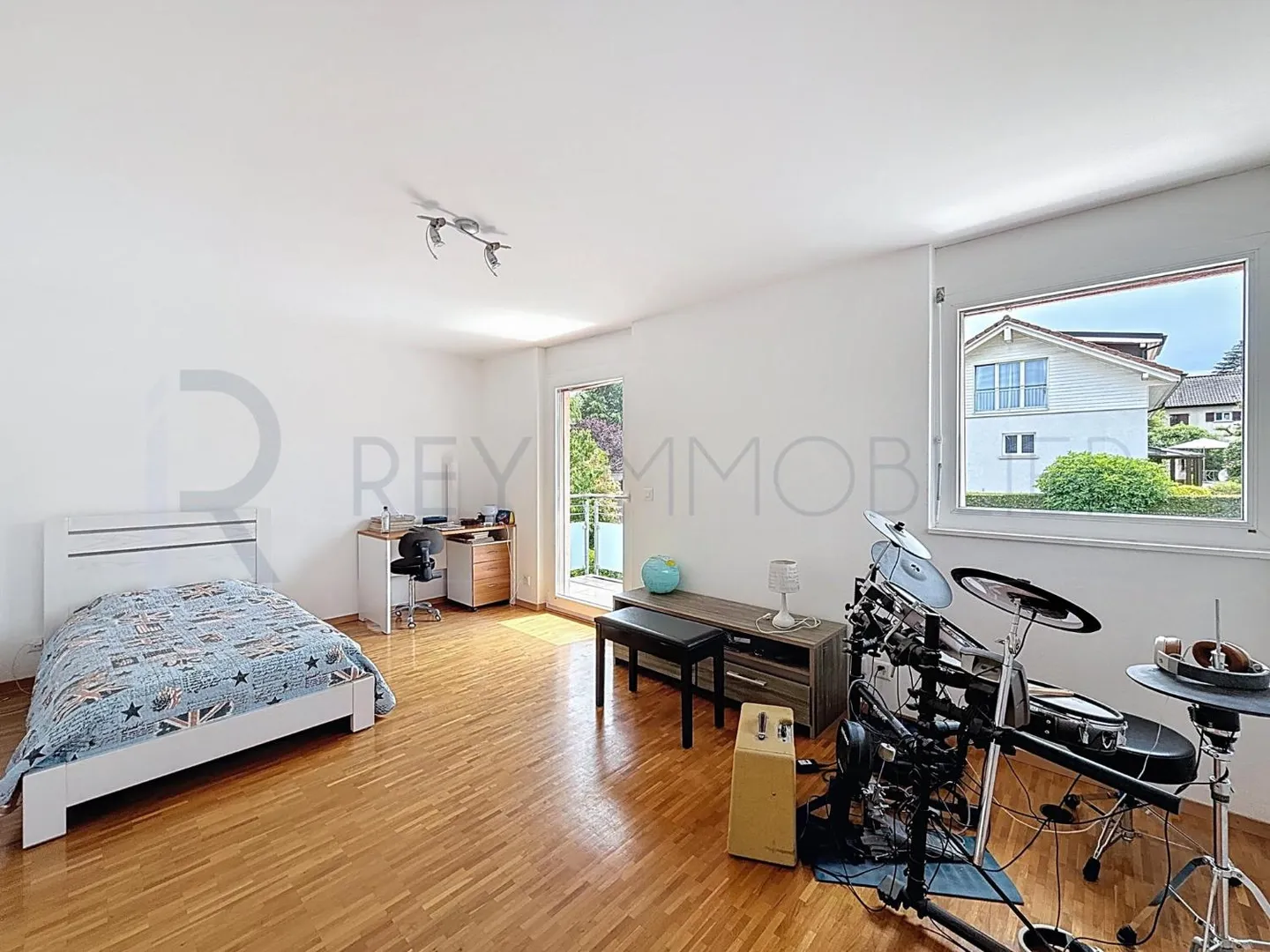 Beautiful Detached Villa - Photo 7 of 9