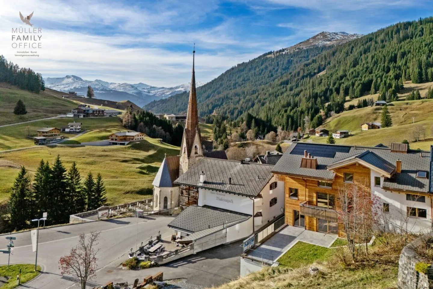 Nuova costruzione sogno abitativo nel moderno chic montano - Appartamento di 4 1/2 stanze con grande terrazza panoramica - Foto 3 di 13