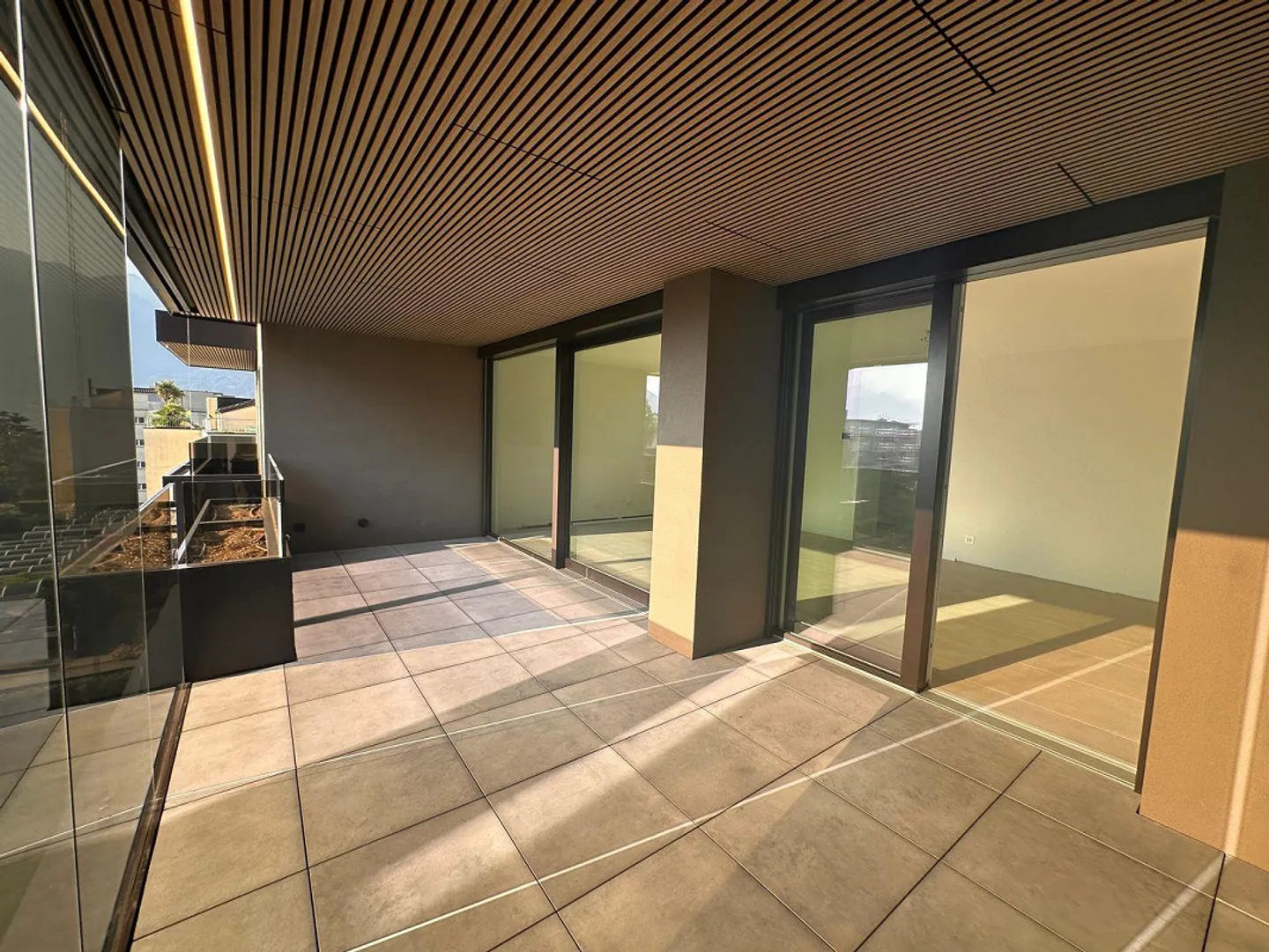 Live in tranquility with lake view – Elegant 2.5 rooms in Minusio - Photo 9 of 20