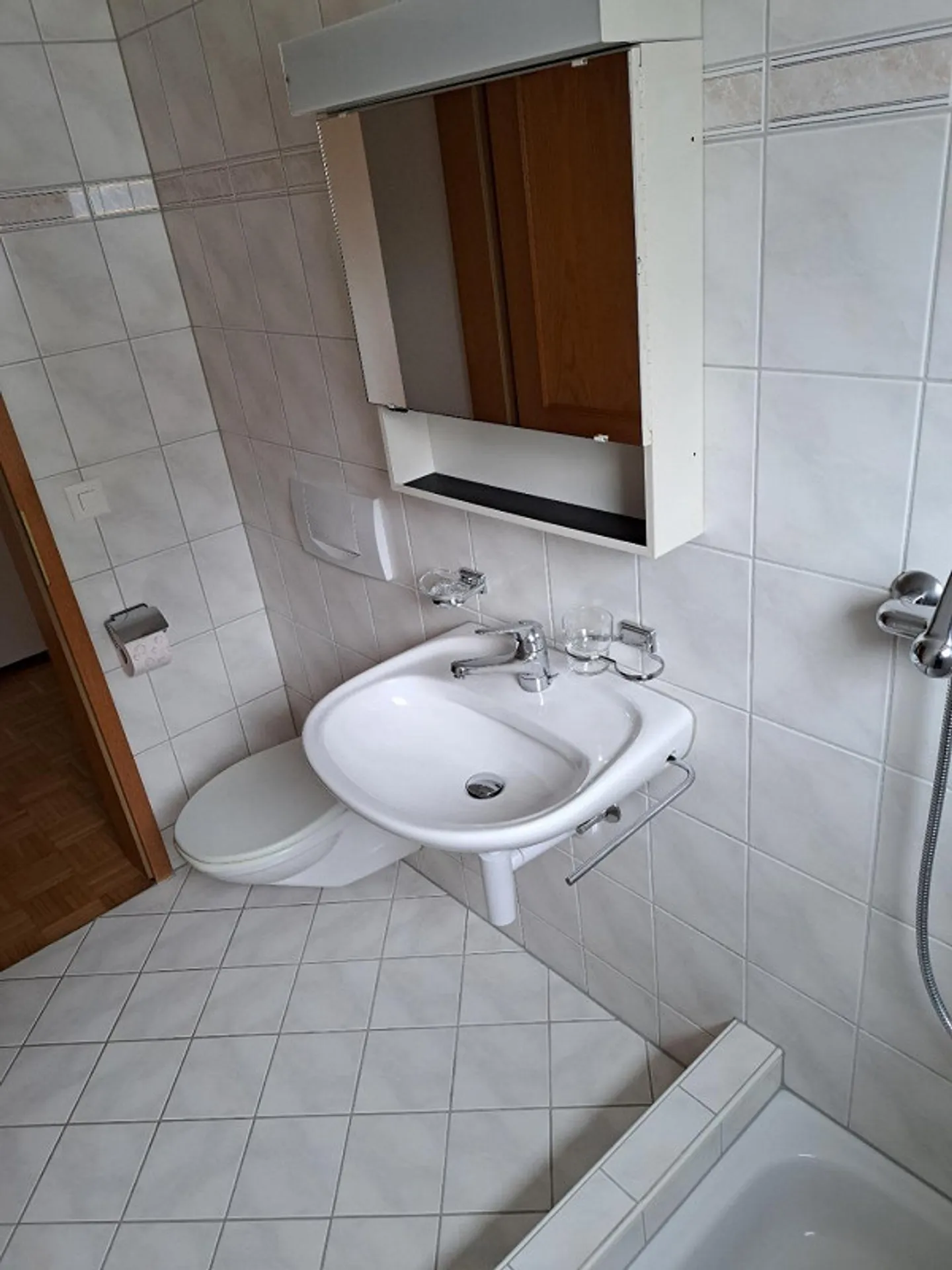 Appartamento luminoso di 1,5 stanze appena ristrutturato in affitto - Foto 5 di 8