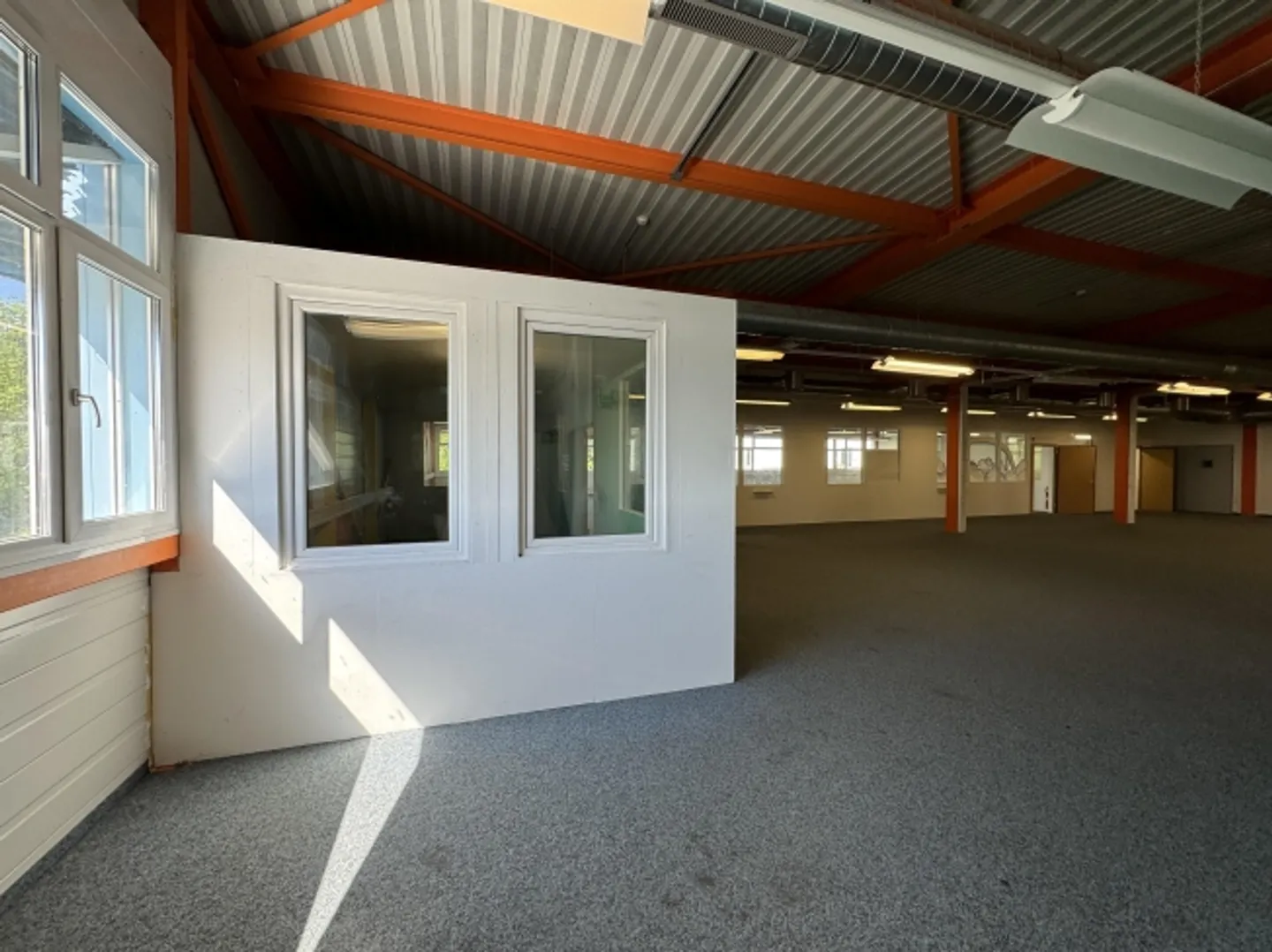 Spazio commerciale conveniente in affitto a Berg - Foto 9 di 11