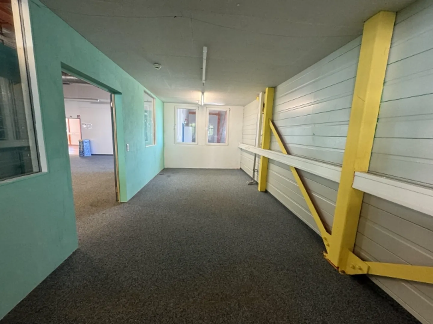 Spazio commerciale conveniente in affitto a Berg - Foto 11 di 11