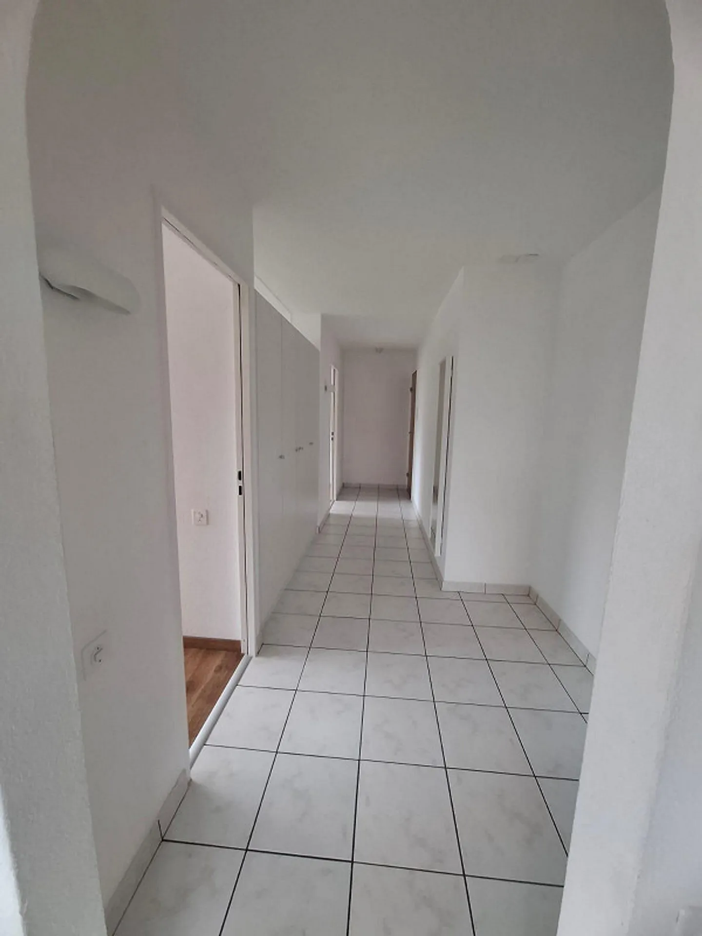 3 1/2 Room Apartment with a View - Photo 9 of 9