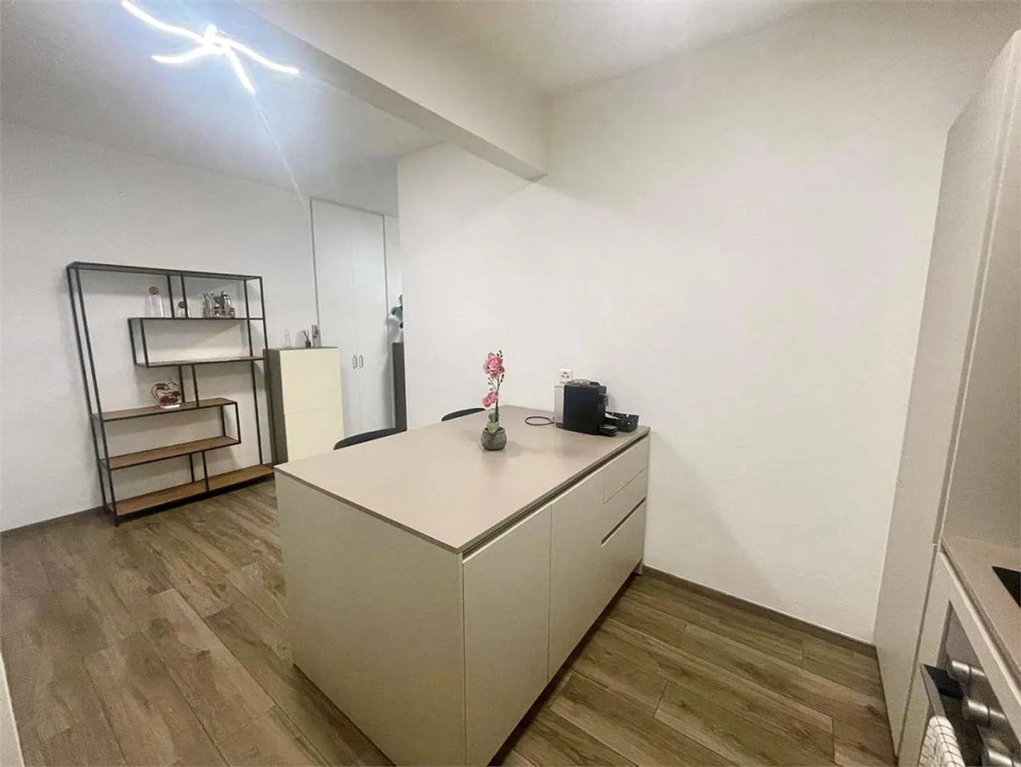 Opportunité d'investissement immobilier à Lugano dans un emplacement stratégique - Photo 4 sur 13