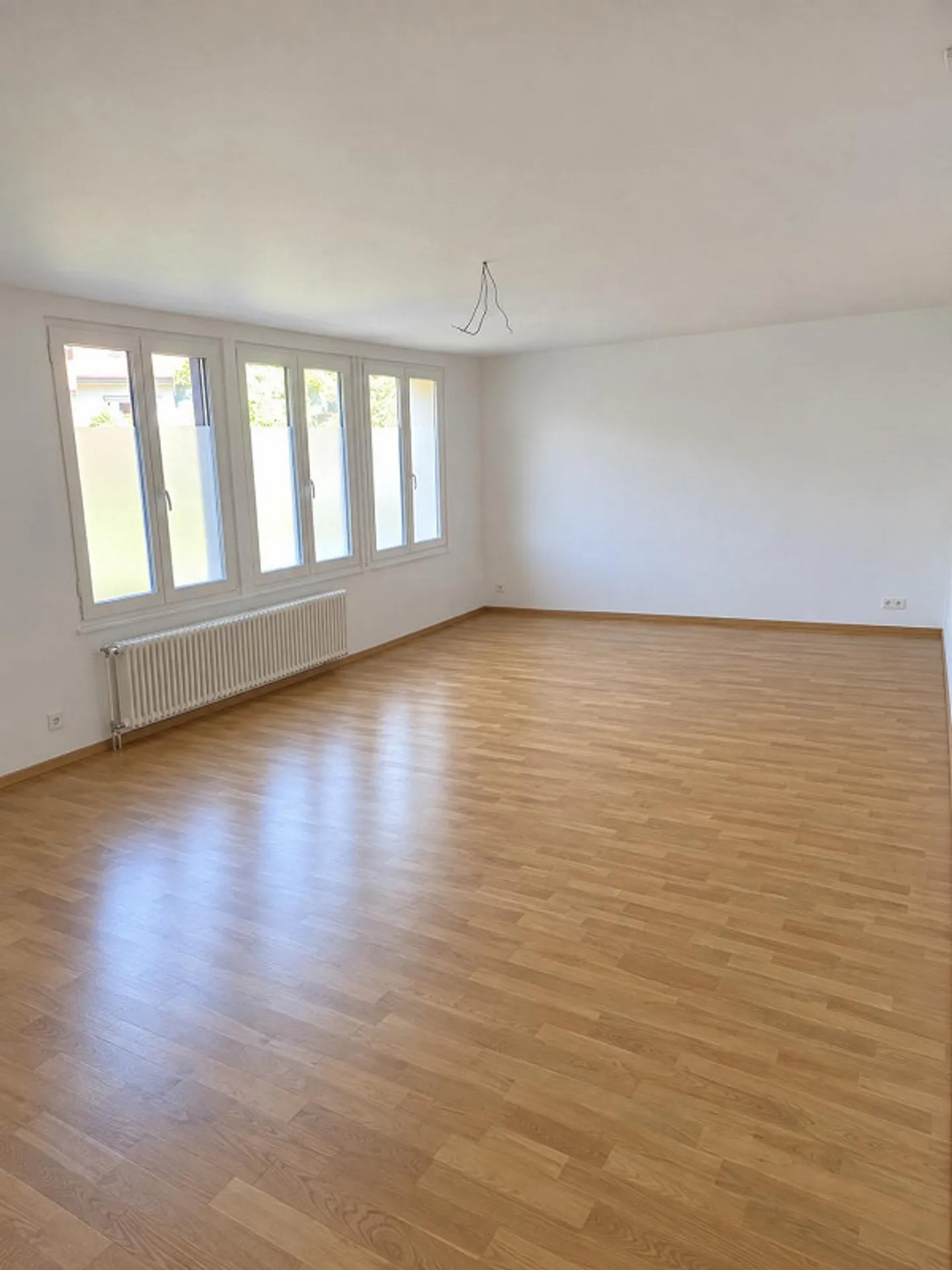 Bright 2.5-room apartment with terrace in Heiligenschwendi - Photo 2 of 5