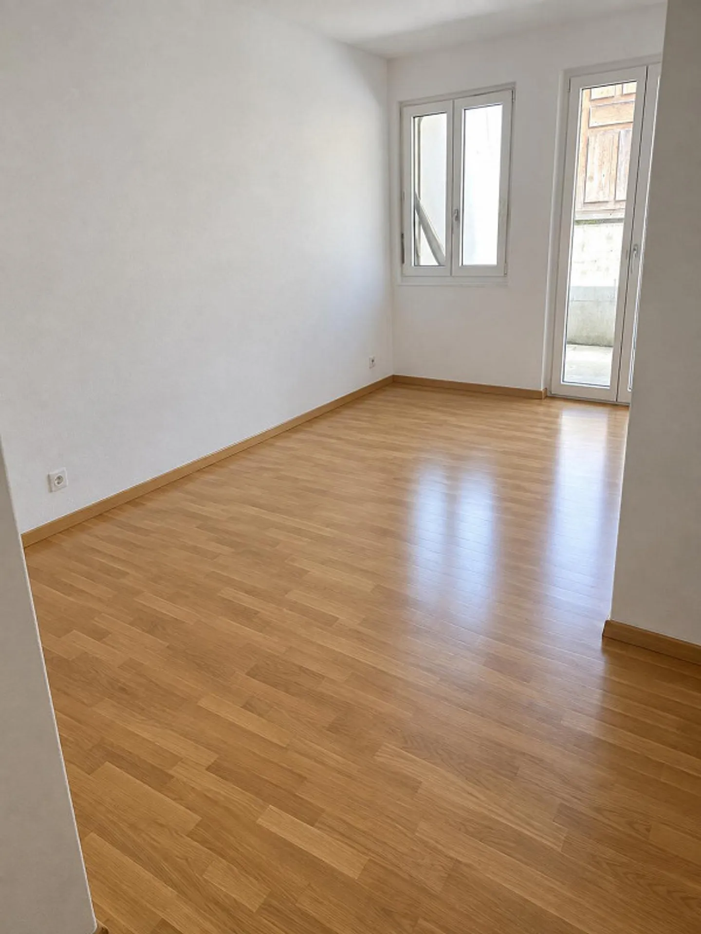 Bright 2.5-room apartment with terrace in Heiligenschwendi - Photo 4 of 5