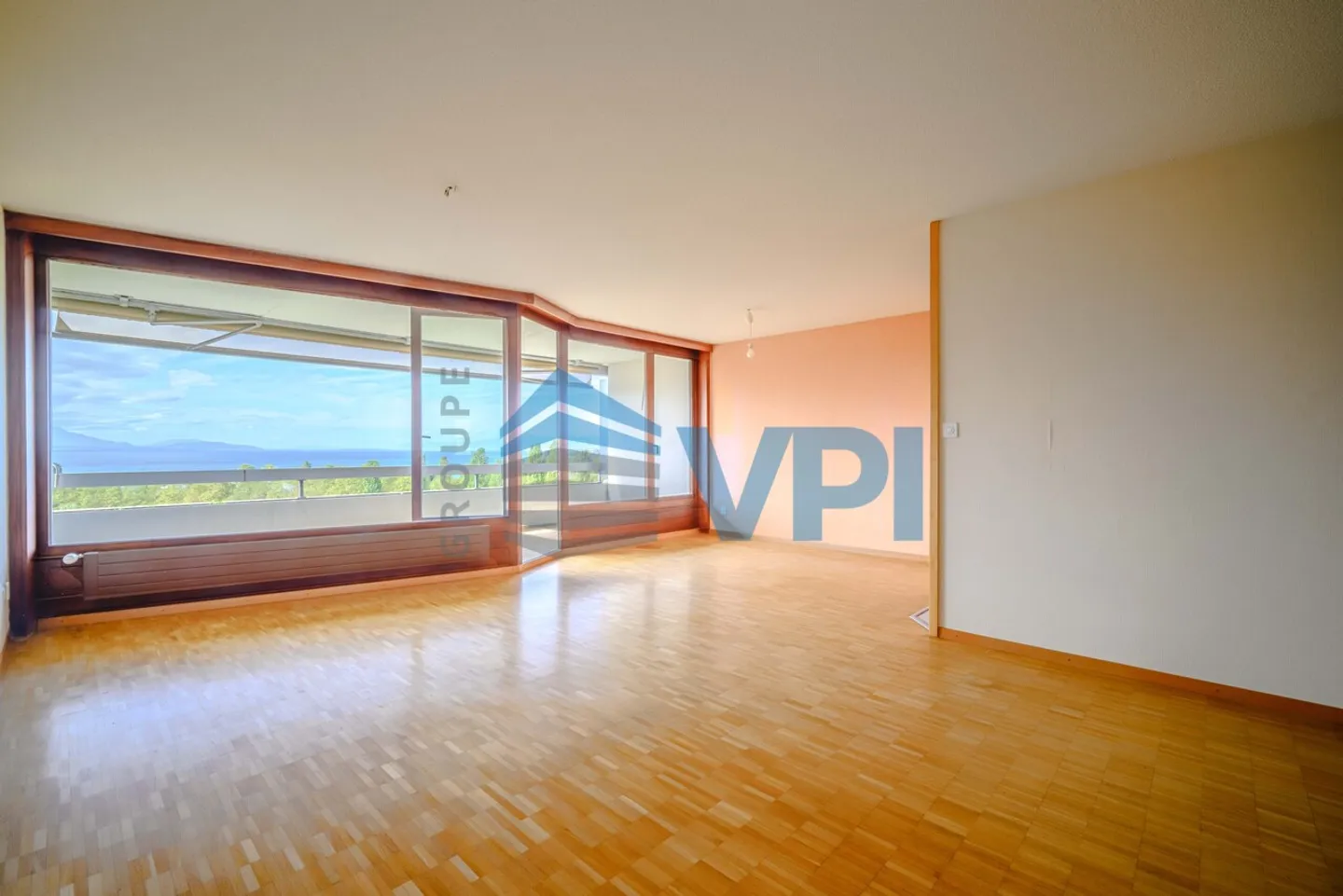 «3.5-Zimmer-Wohnung mit herrlicher Seesicht» - Foto 2 von 7