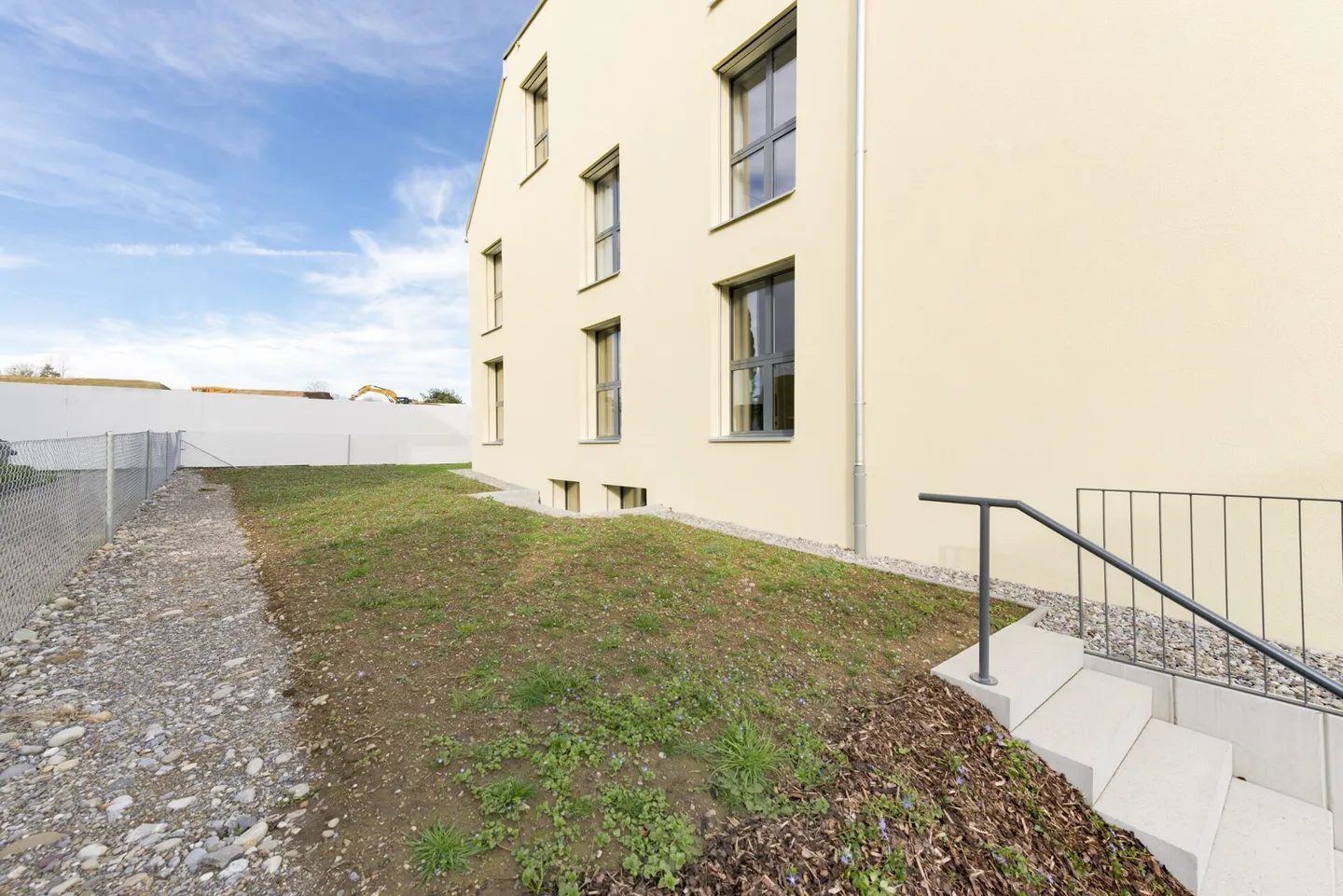 Appartement moderne de 3,5 pièces au rez-de-chaussée avec jardin à Illnau - Photo 3 sur 11