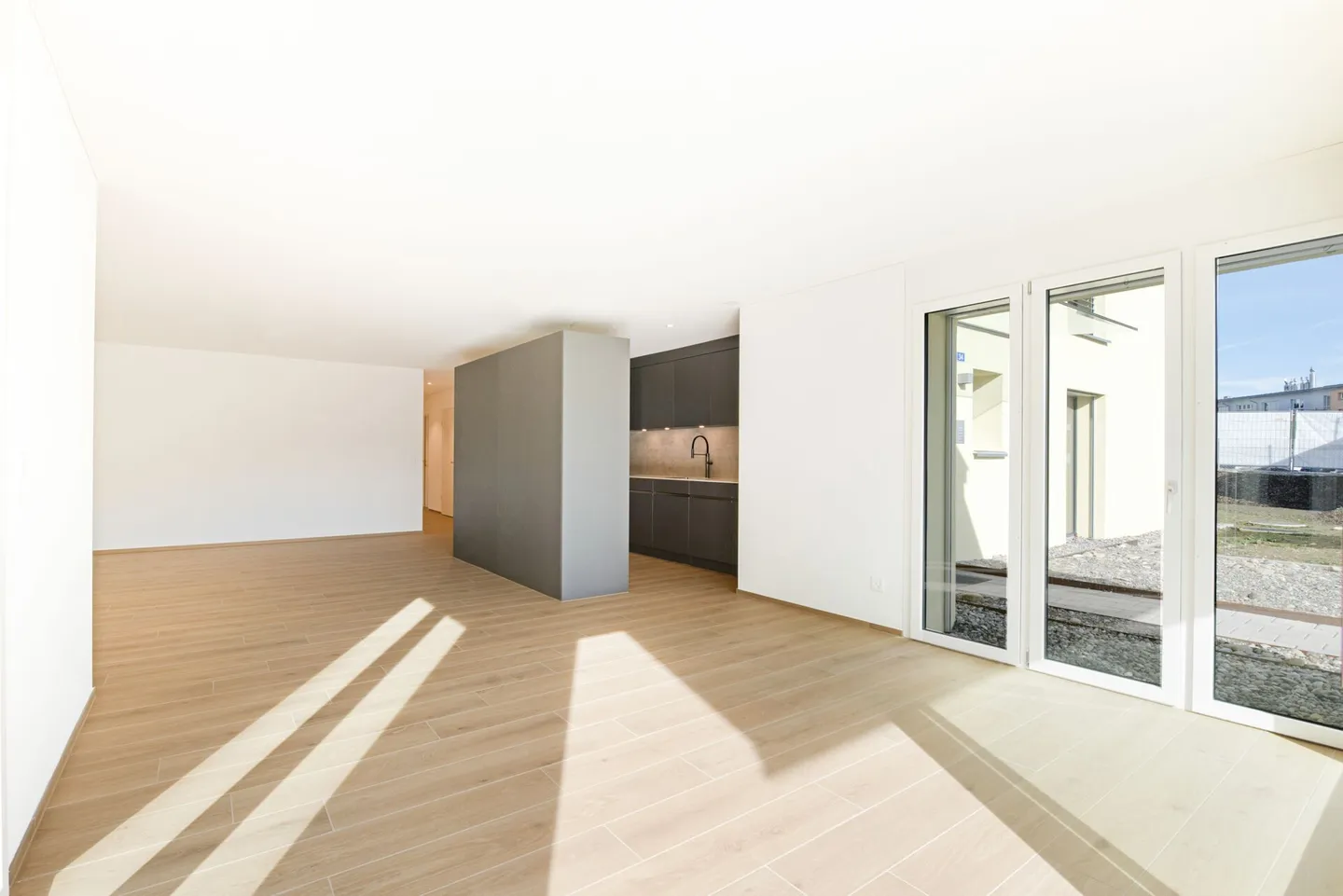 Appartement moderne de 3,5 pièces au rez-de-chaussée avec jardin à Illnau - Photo 4 sur 11