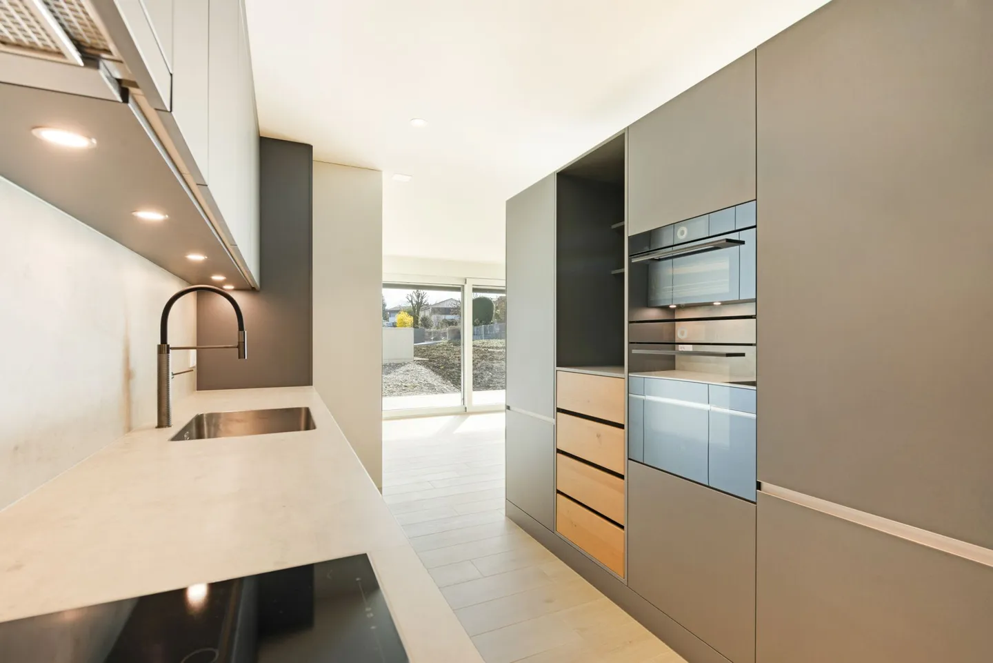 Appartement moderne de 3,5 pièces au rez-de-chaussée avec jardin à Illnau - Photo 7 sur 11