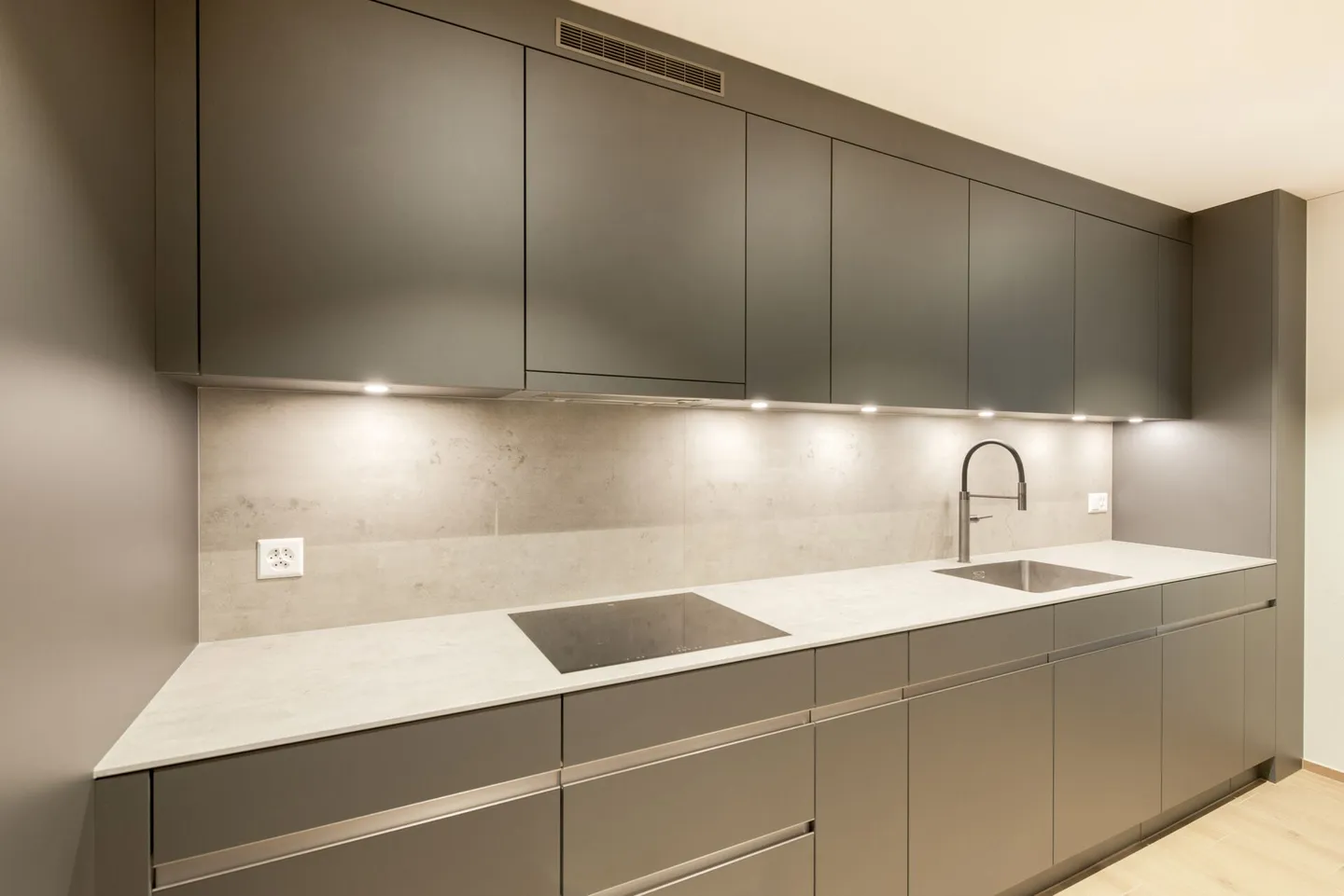 Appartement moderne de 3,5 pièces au rez-de-chaussée avec jardin à Illnau - Photo 8 sur 11