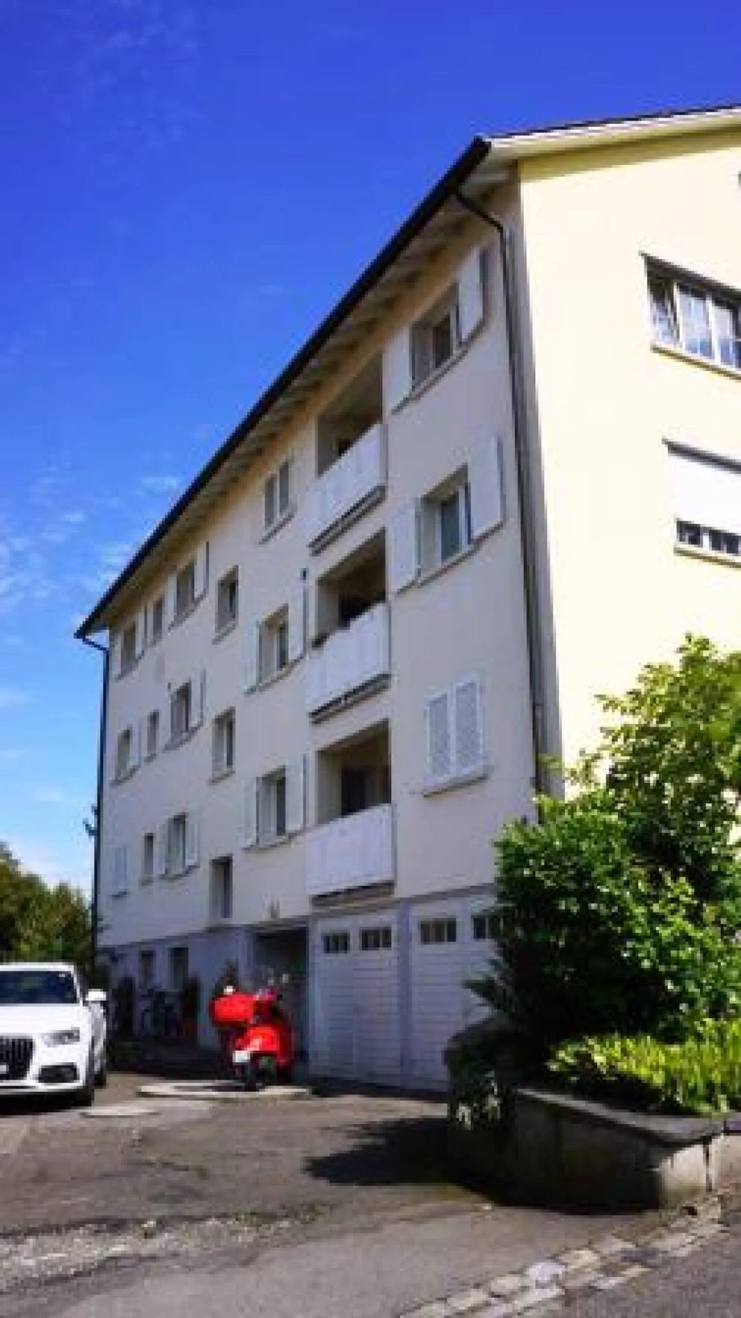 Gediegene Wohnung mit Balkon - Foto 2 von 10