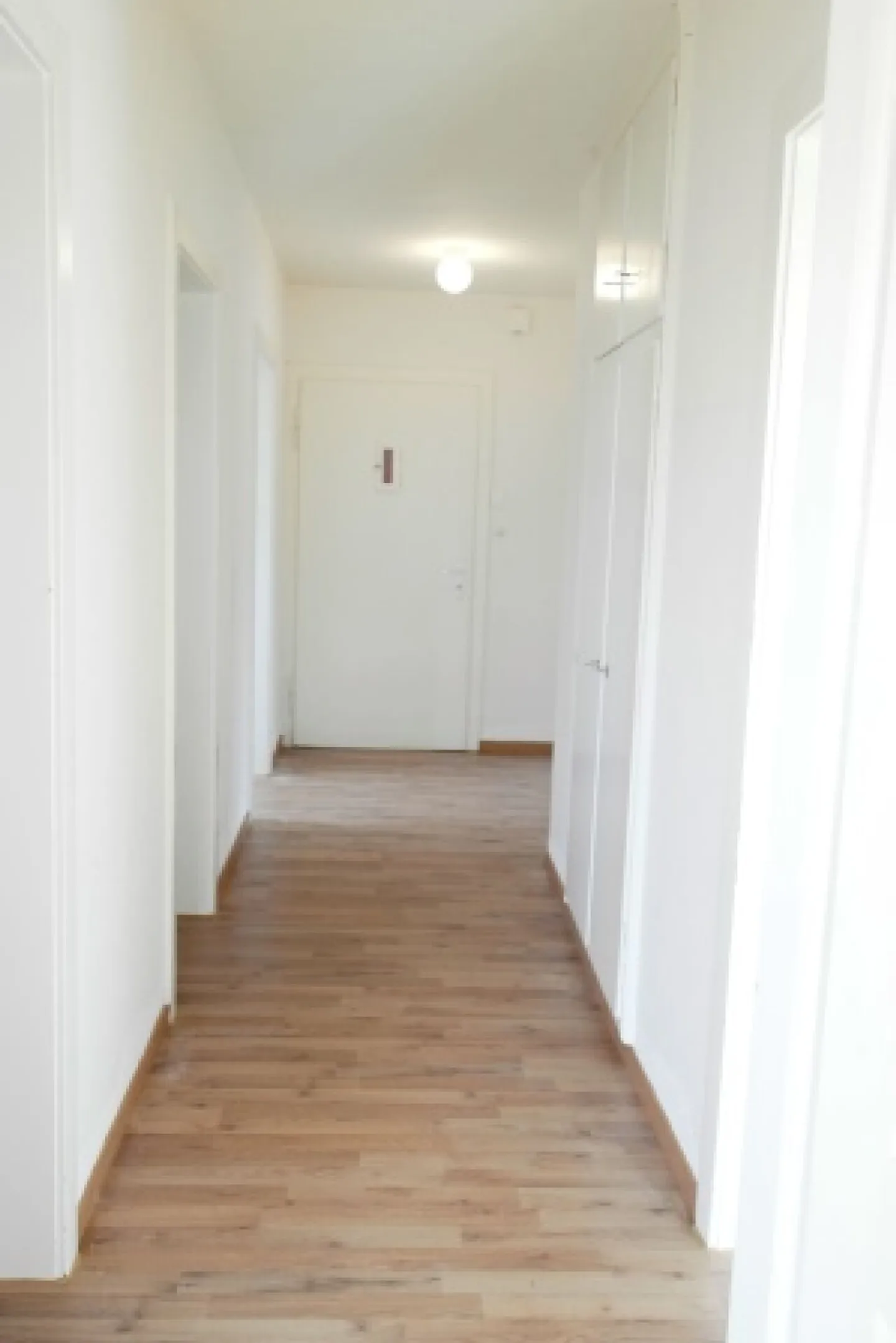 Gediegene Wohnung mit Balkon - Foto 5 von 10