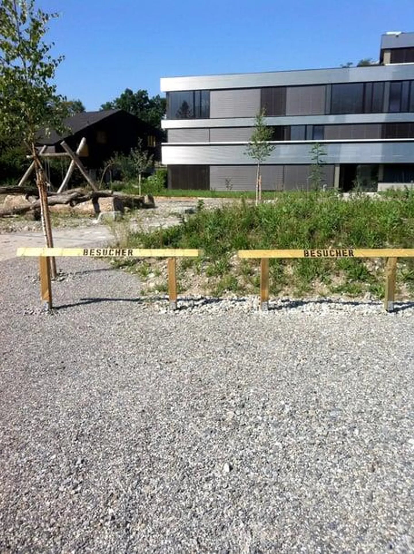 Parkplätze an der Aarestrasse - Foto 1 von 2