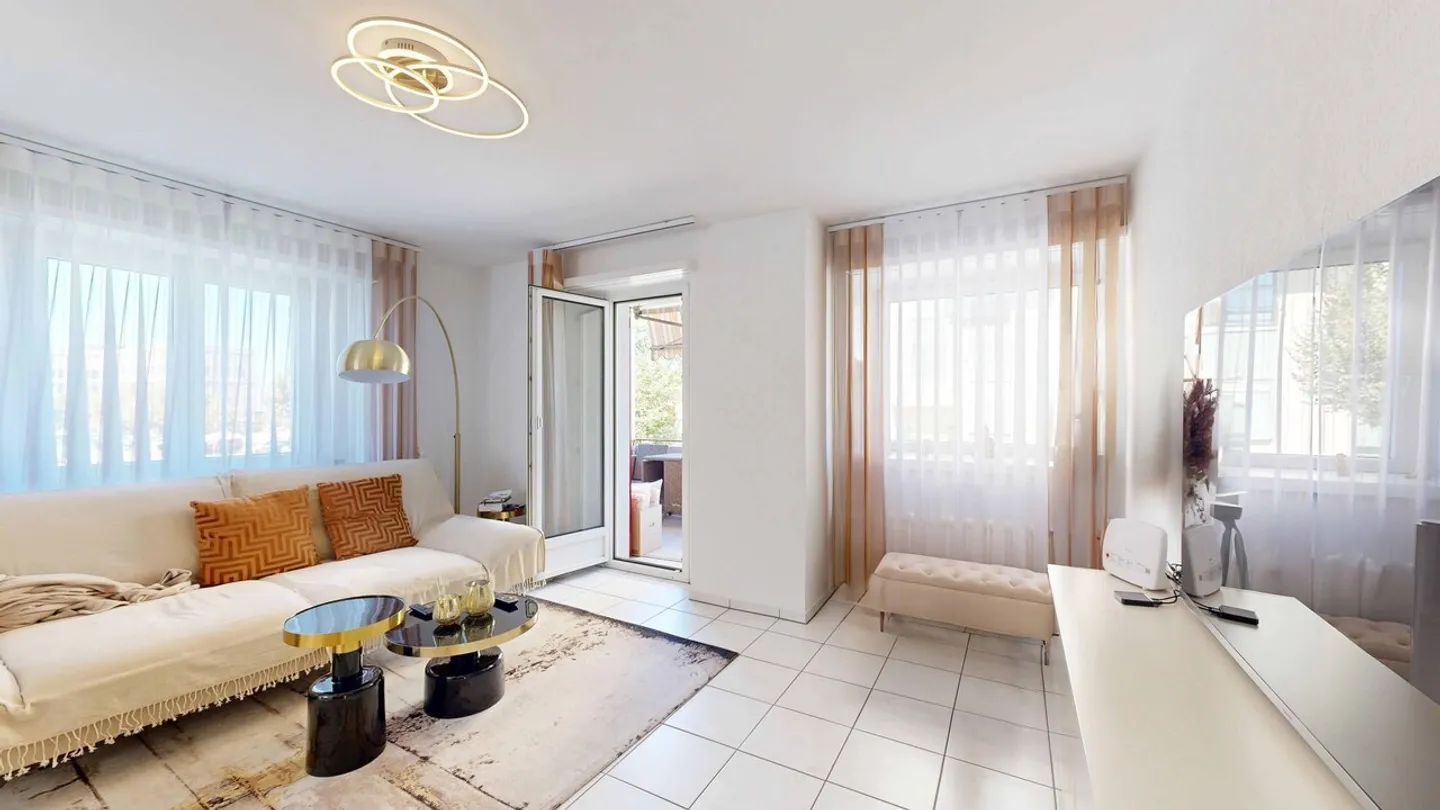 Zentrale 3-Zimmer-Wohnung mit Balkon und Einstellhallenplatz - Foto 2 von 10