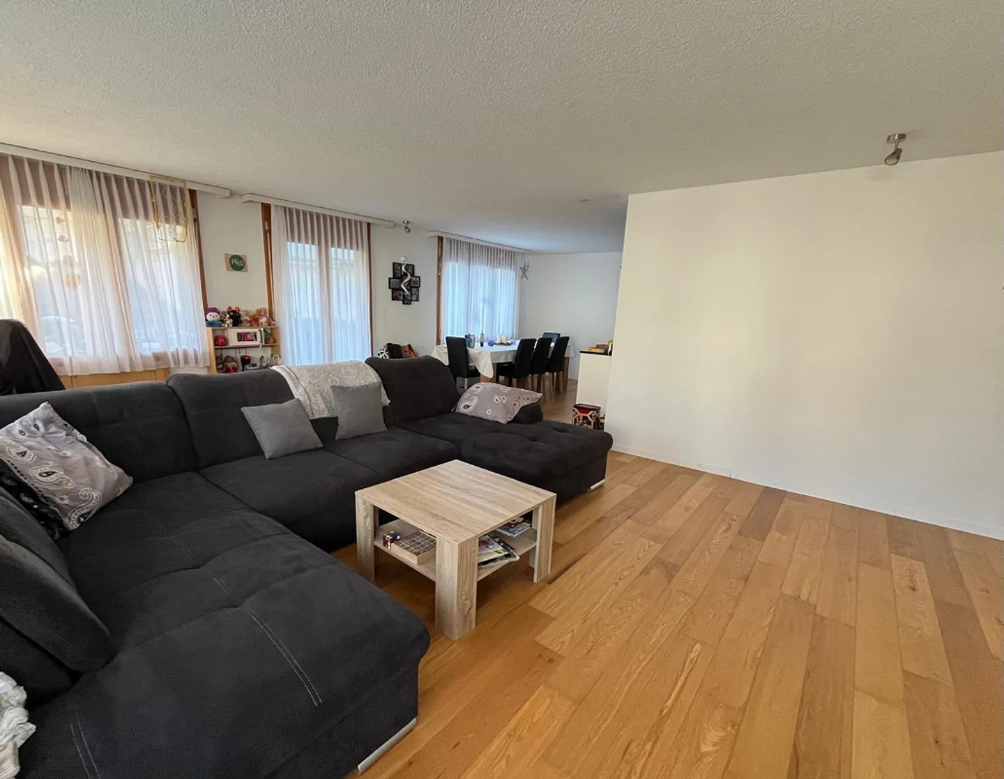 Grosszügige und ruhige 4.5 Zimmer Wohnung mit Gartenterrasse - Foto 1 von 11